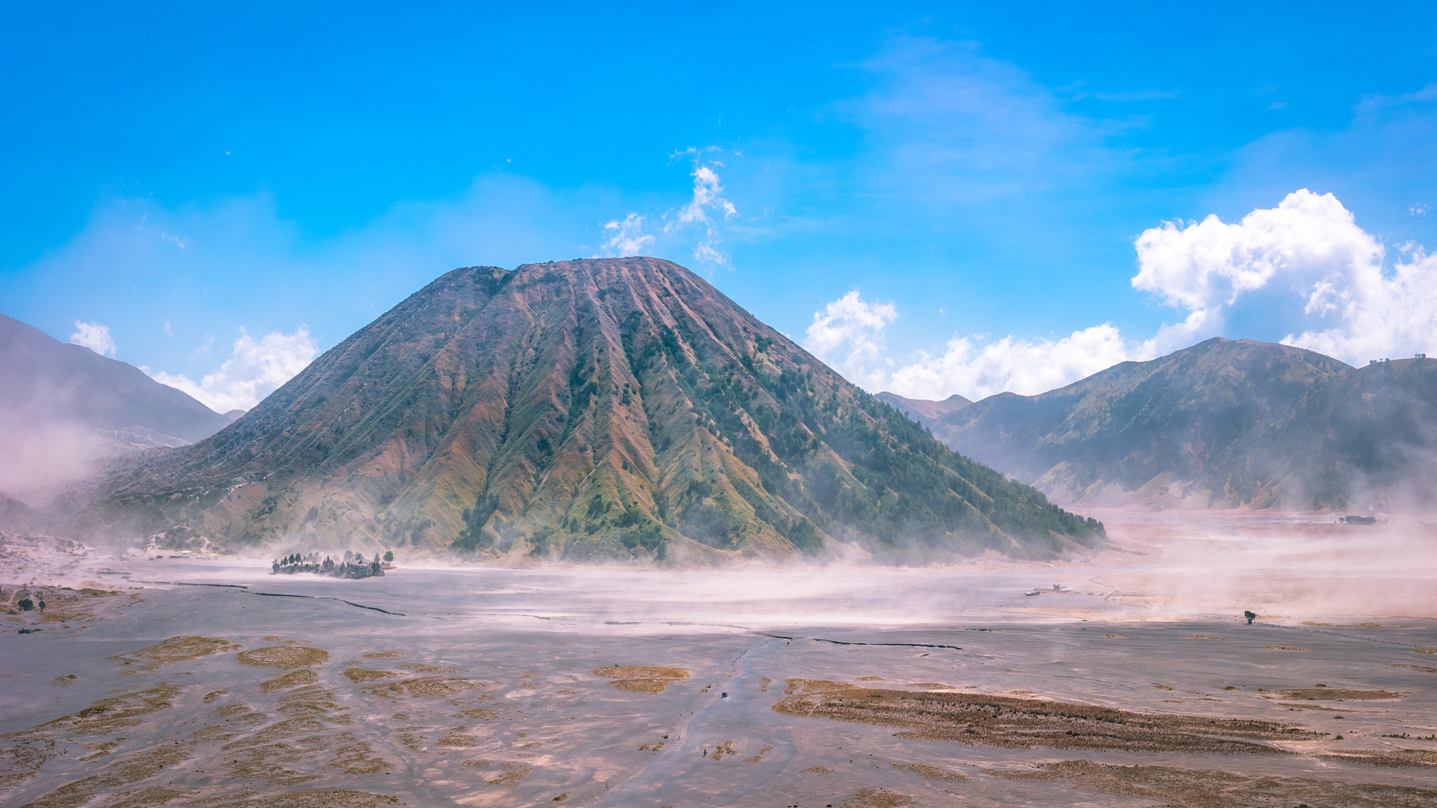 Samsung NX1 sample photo. Mount bromo from the other side photography