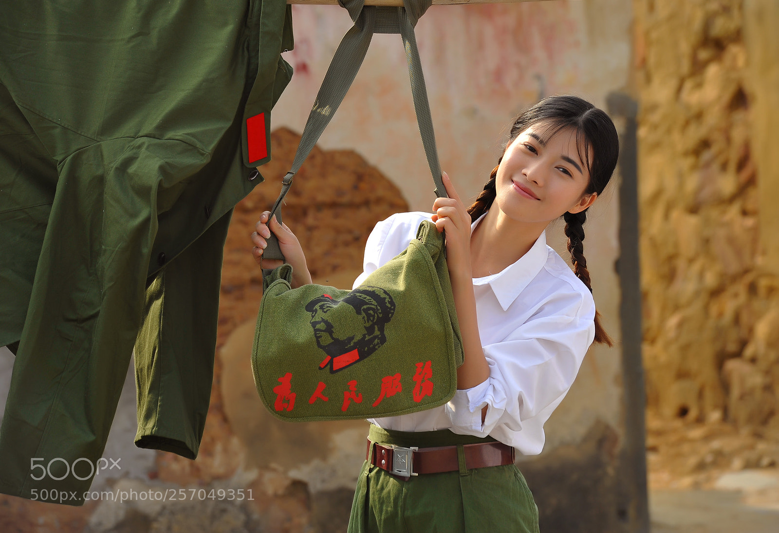 Nikon D700 sample photo. 为人民服务 photography