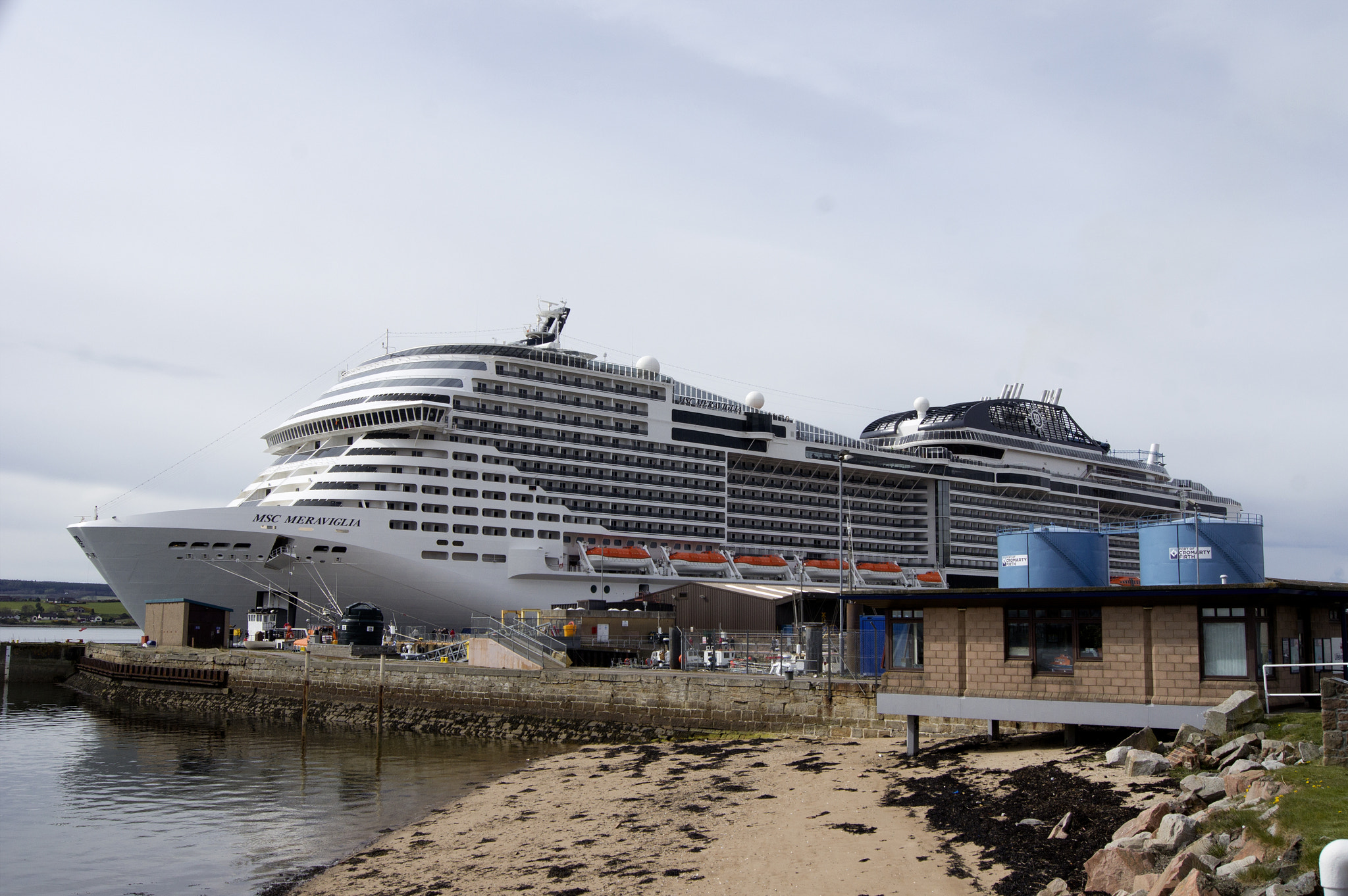 Sony Alpha DSLR-A450 sample photo. Meraviglia in dock at invergordon photography