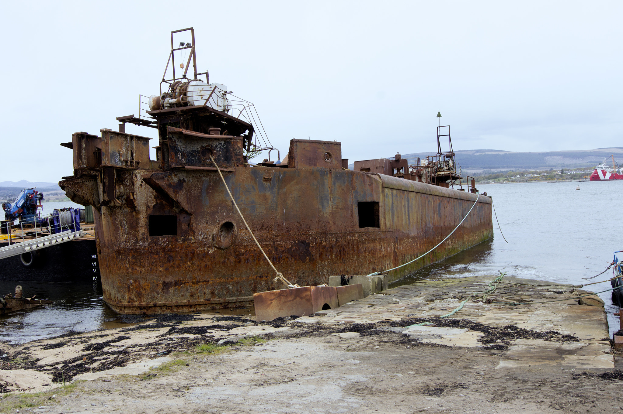 Sony Alpha DSLR-A450 sample photo. Wreck on black isle photography