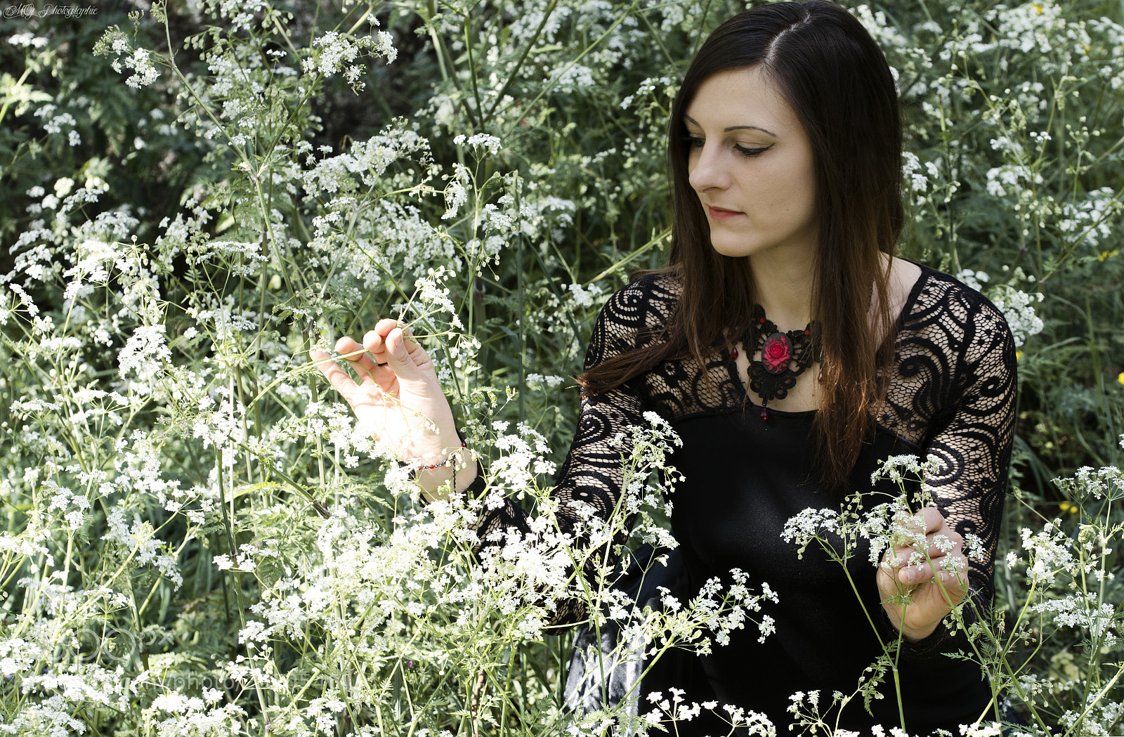 Nikon D5100 sample photo. La dame aux fleurs photography