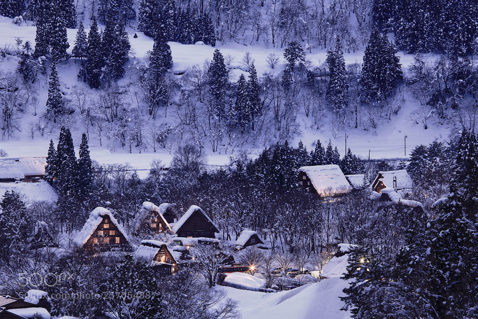 Canon EOS 5D Mark II sample photo. Snow lodge photography