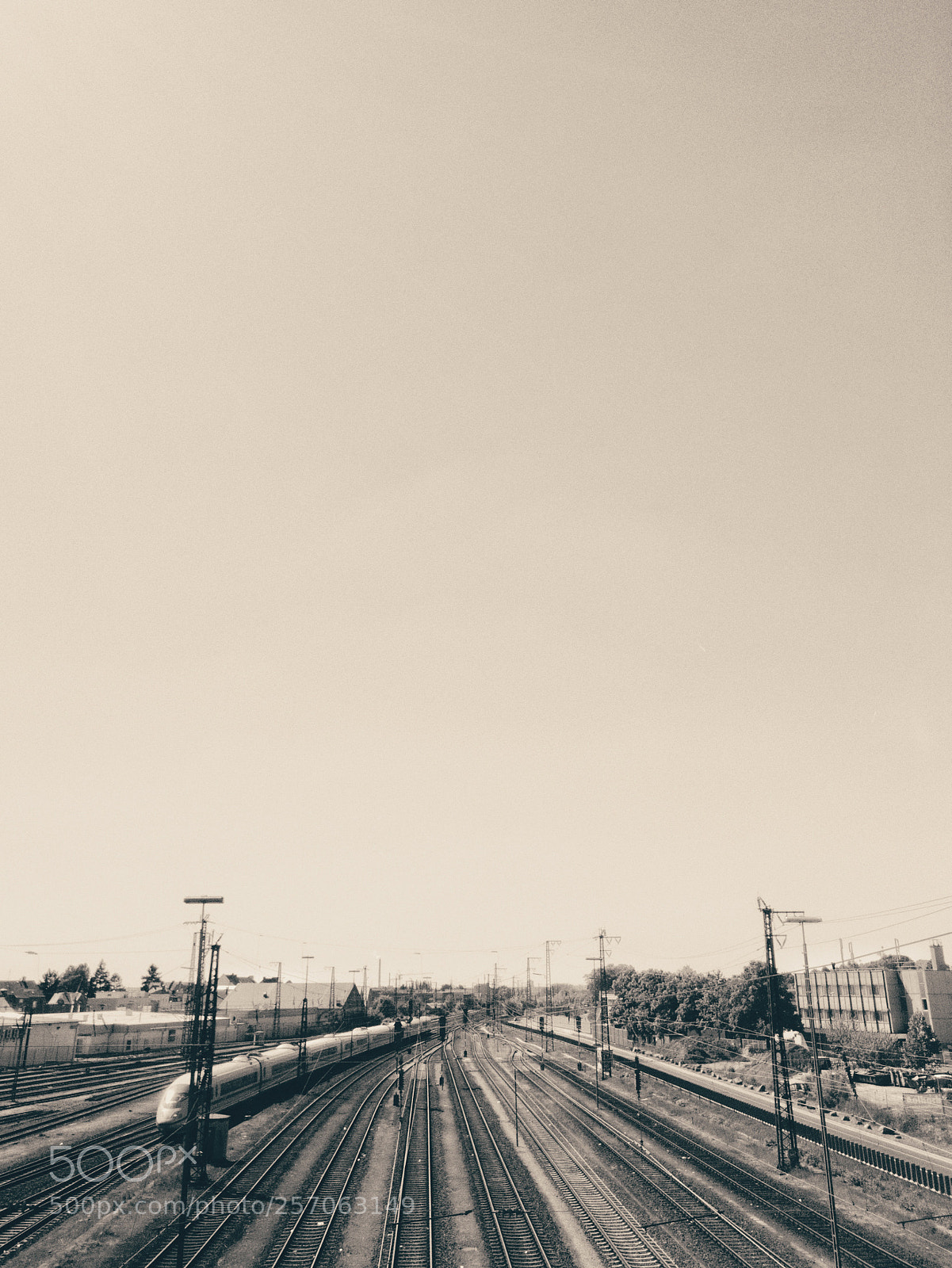 OnePlus A3003 sample photo. Trainstation photography