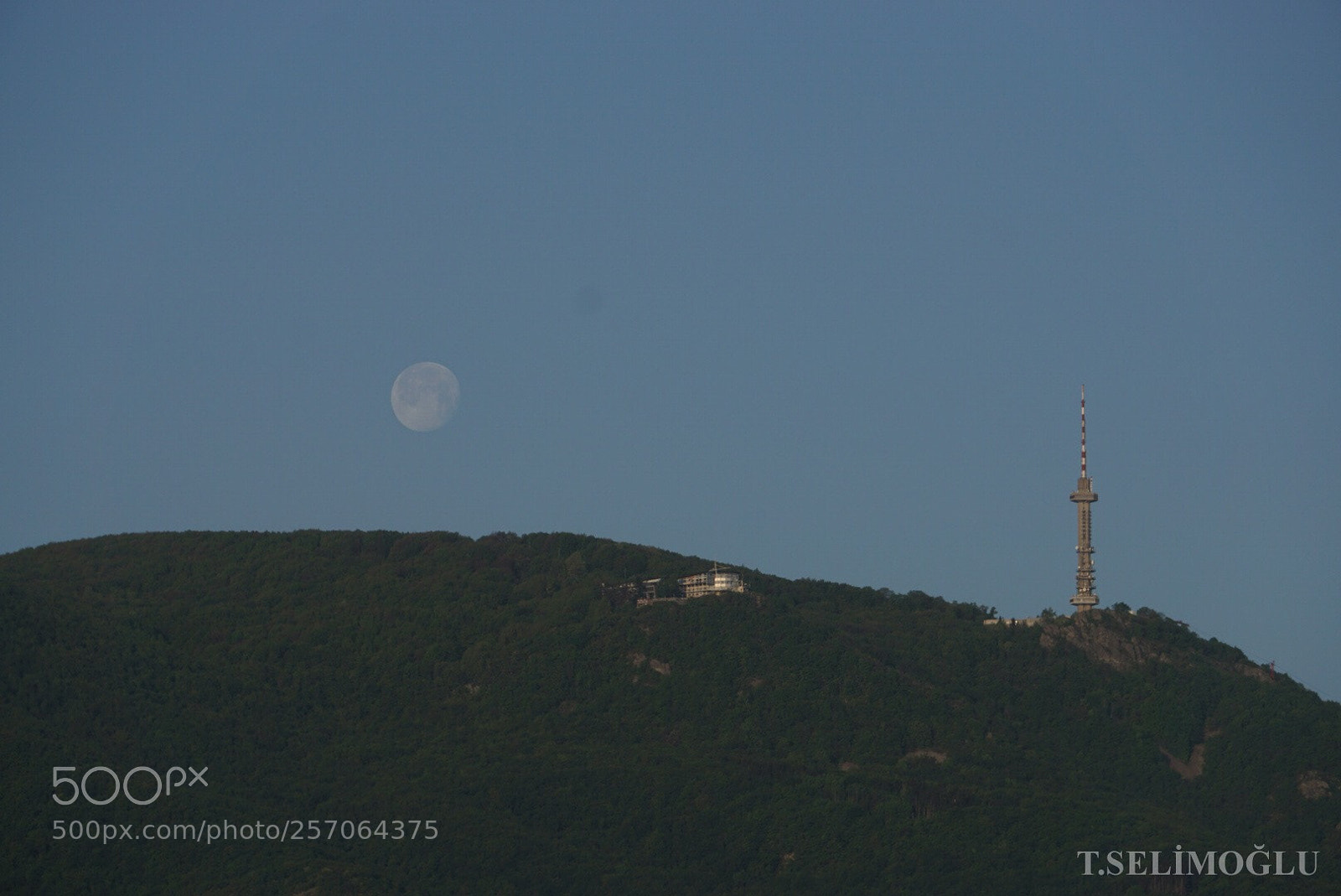 Sony a6000 sample photo. Moonset photography