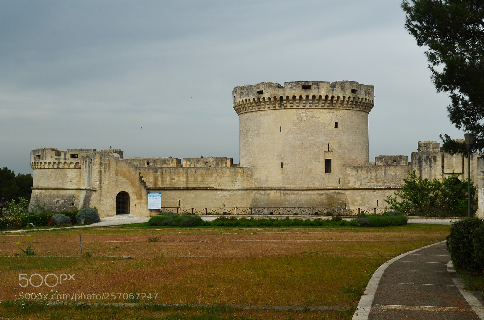 Nikon D5100 sample photo. Castello tramontano photography