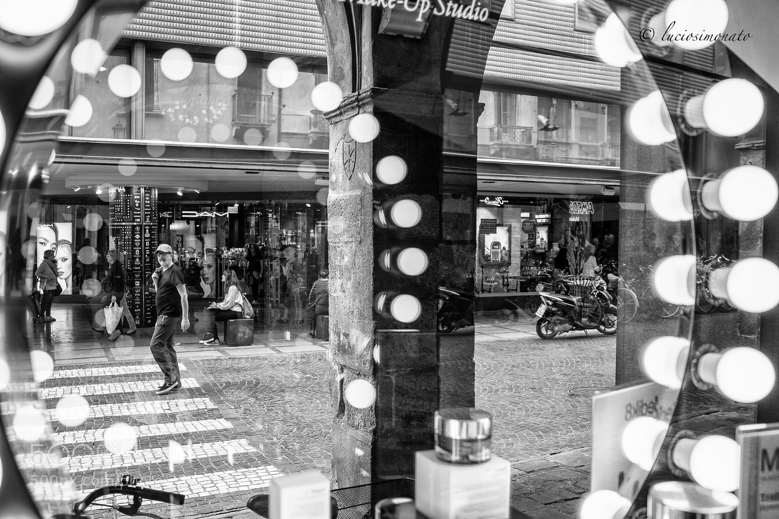 Sony a7R III sample photo. Mirror of lights photography