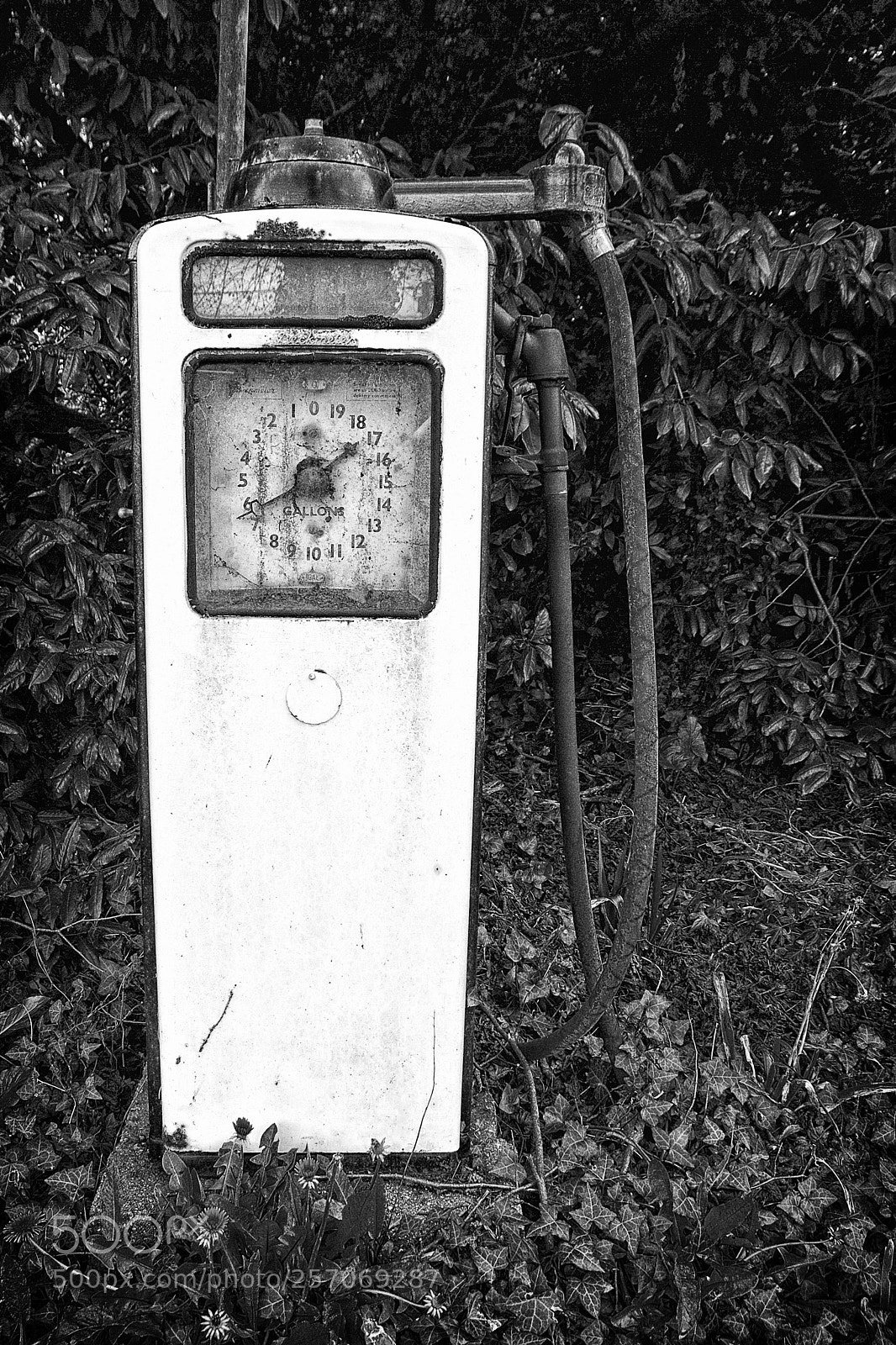 Canon EOS 7D sample photo. Pump photography