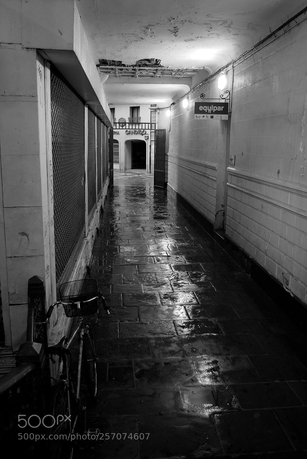 Pentax K200D sample photo. Pasaje plaza del castillo photography