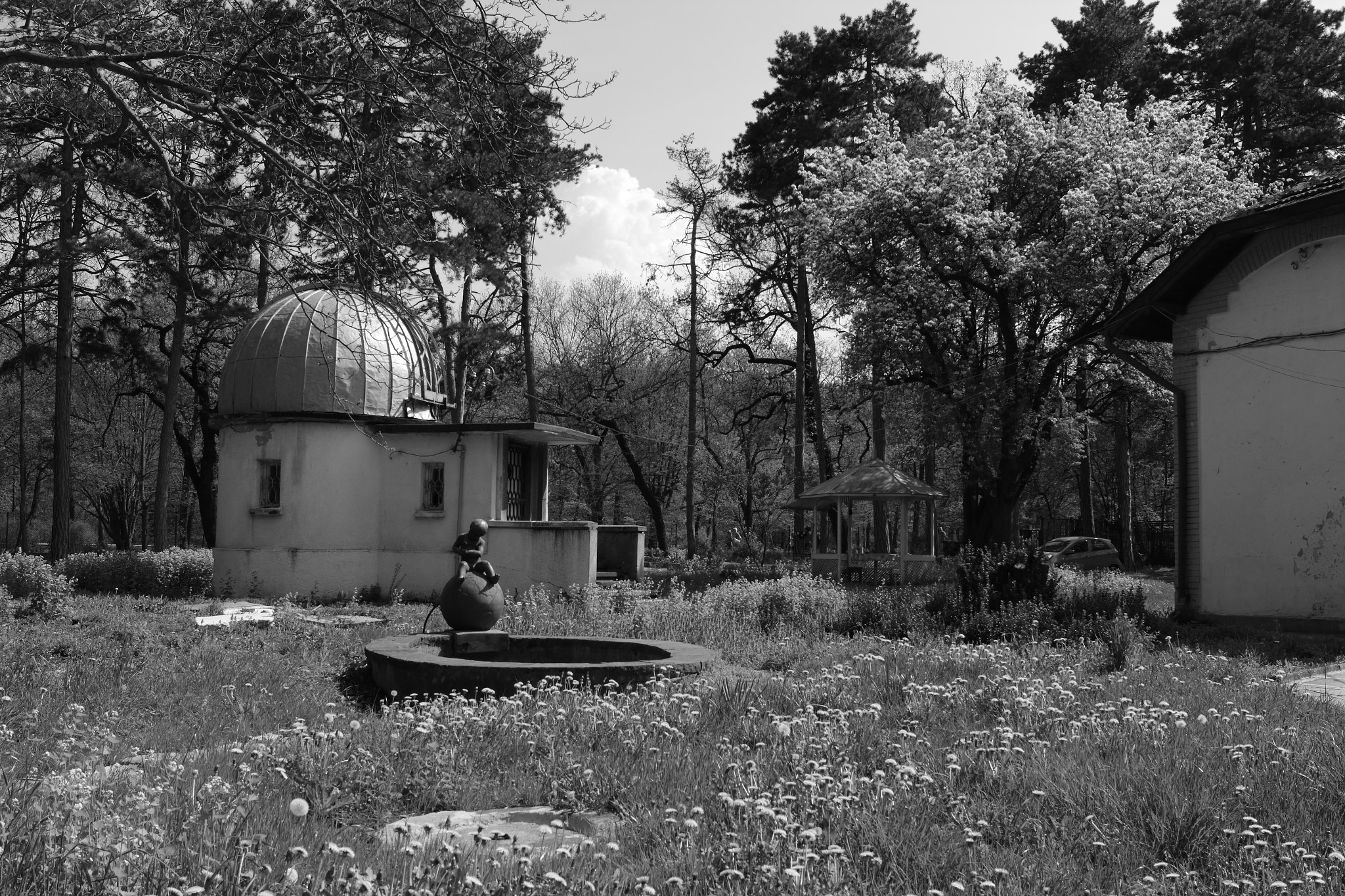 Canon EF-S 24mm F2.8 STM sample photo. Under renovation photography