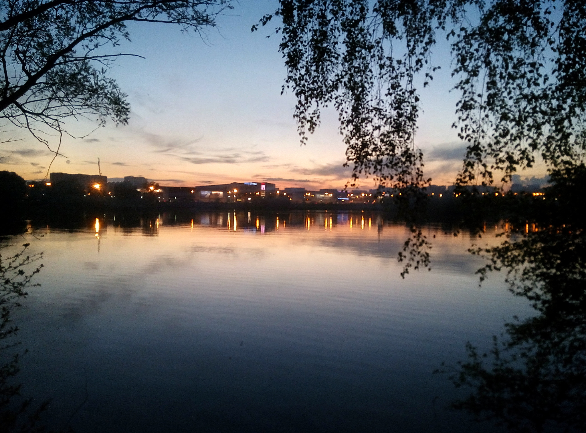 Meizu m2 sample photo. The moskva river photography