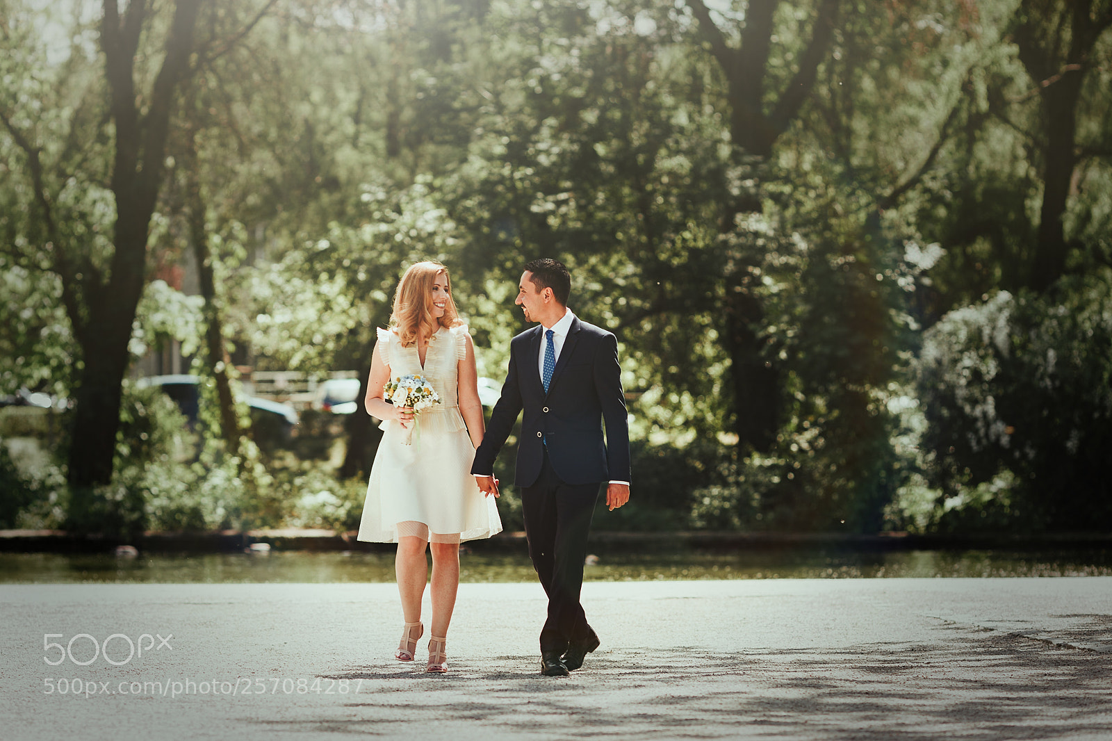 Canon EOS 6D sample photo. Walking in sunlight photography