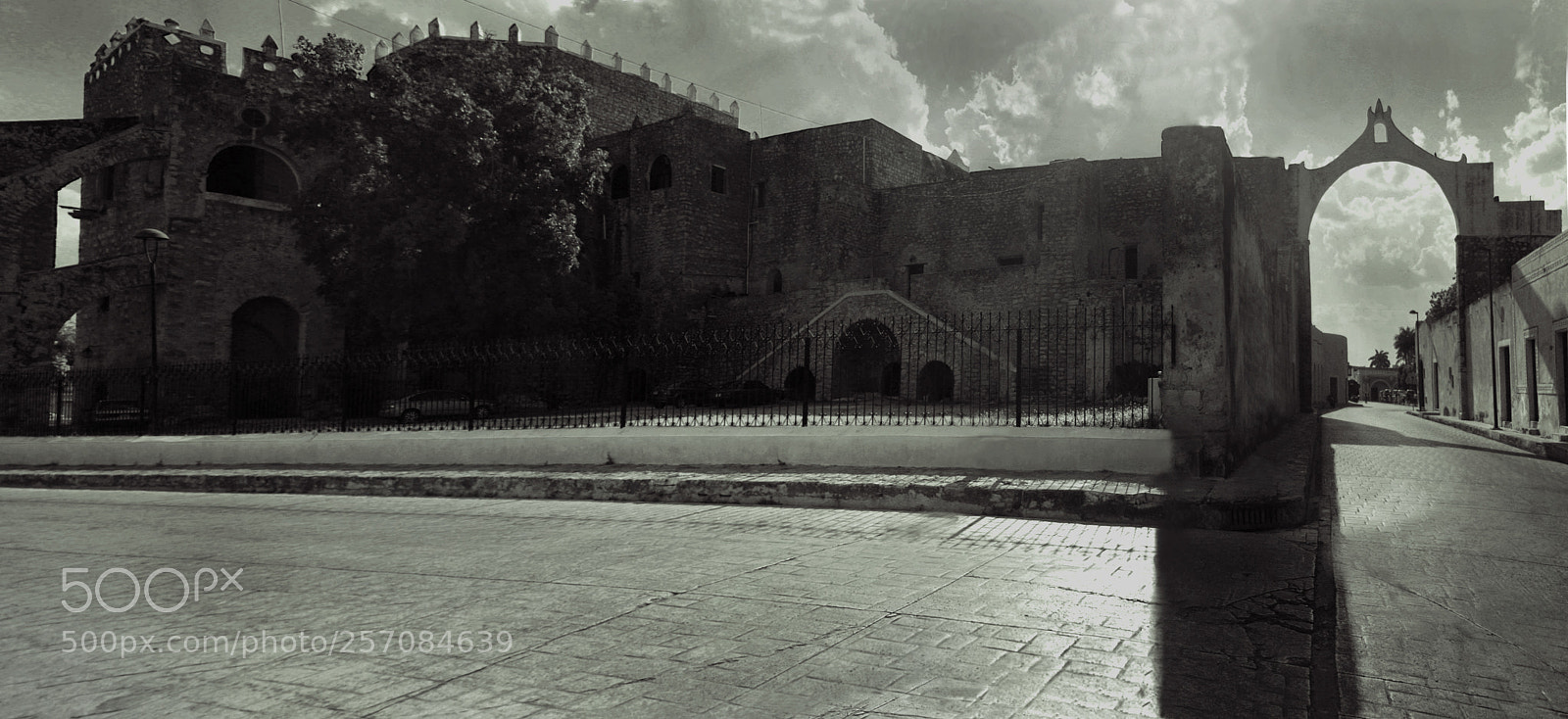 Canon EOS 1000D (EOS Digital Rebel XS / EOS Kiss F) sample photo. Ex convento de izamal photography