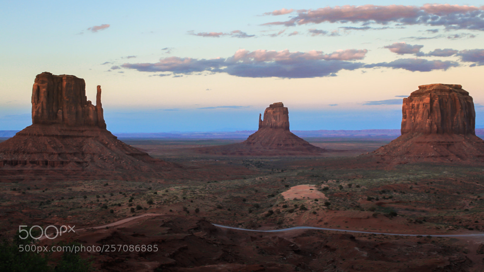 Canon EOS 500D (EOS Rebel T1i / EOS Kiss X3) sample photo. Monument valley at sunset photography