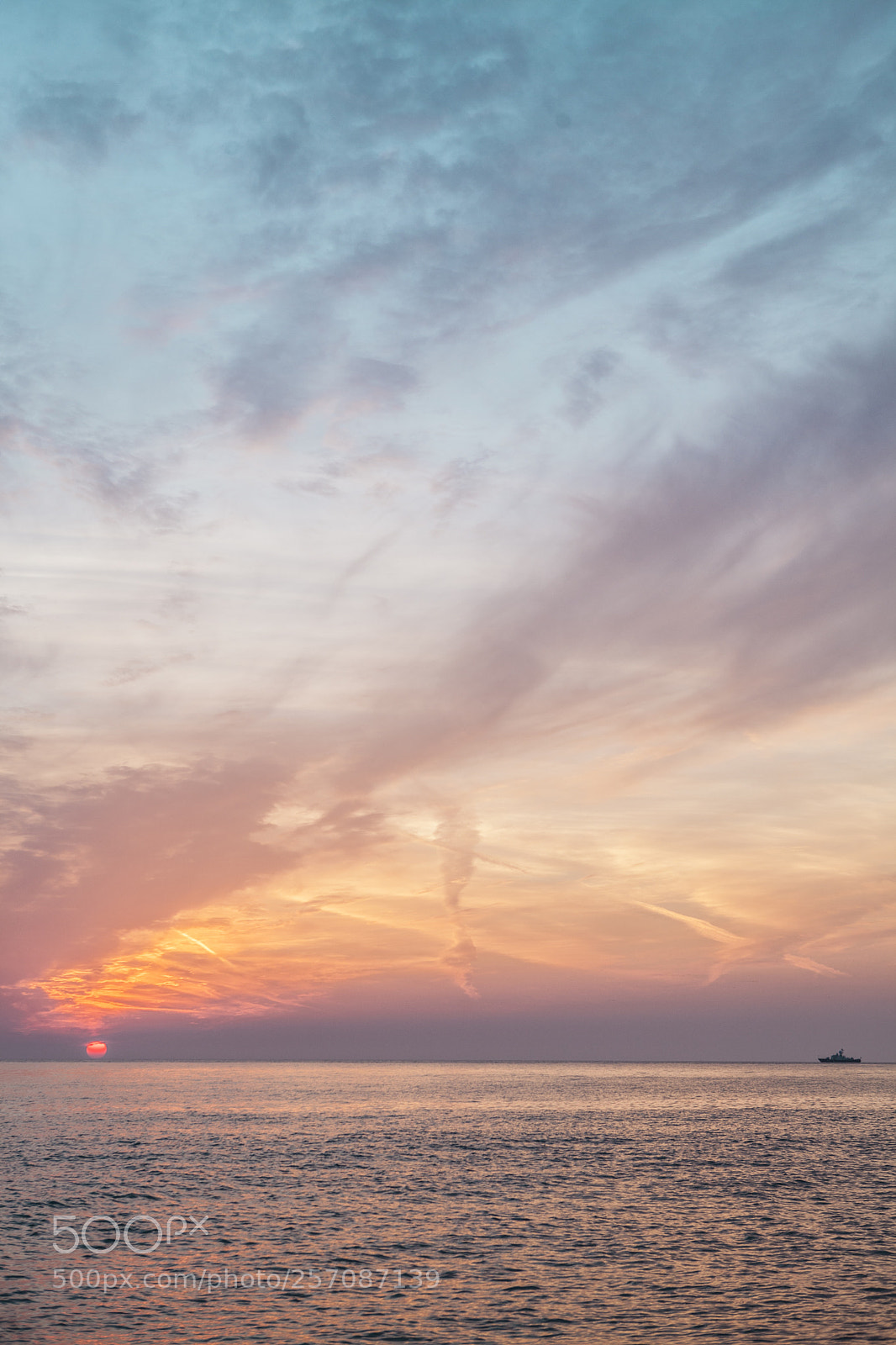 Canon EOS 5D Mark II sample photo. Stunning sunset at sea photography