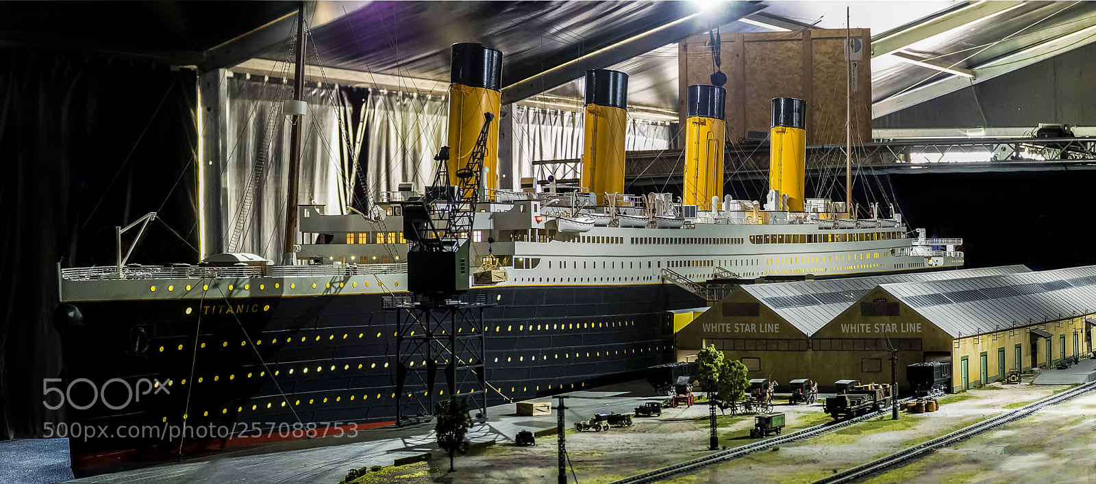 Olympus OM-D E-M1 sample photo. El titanic listo para photography