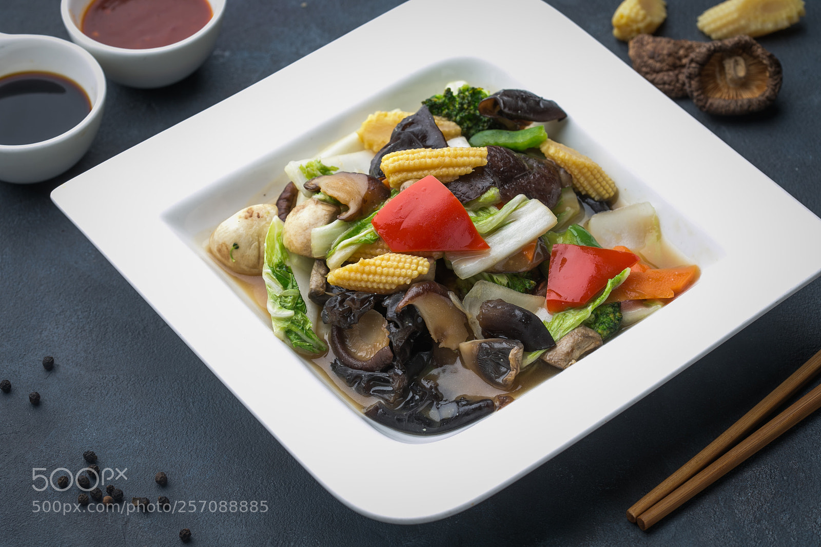 Canon EOS-1D X sample photo. Stir fry vegetable with photography
