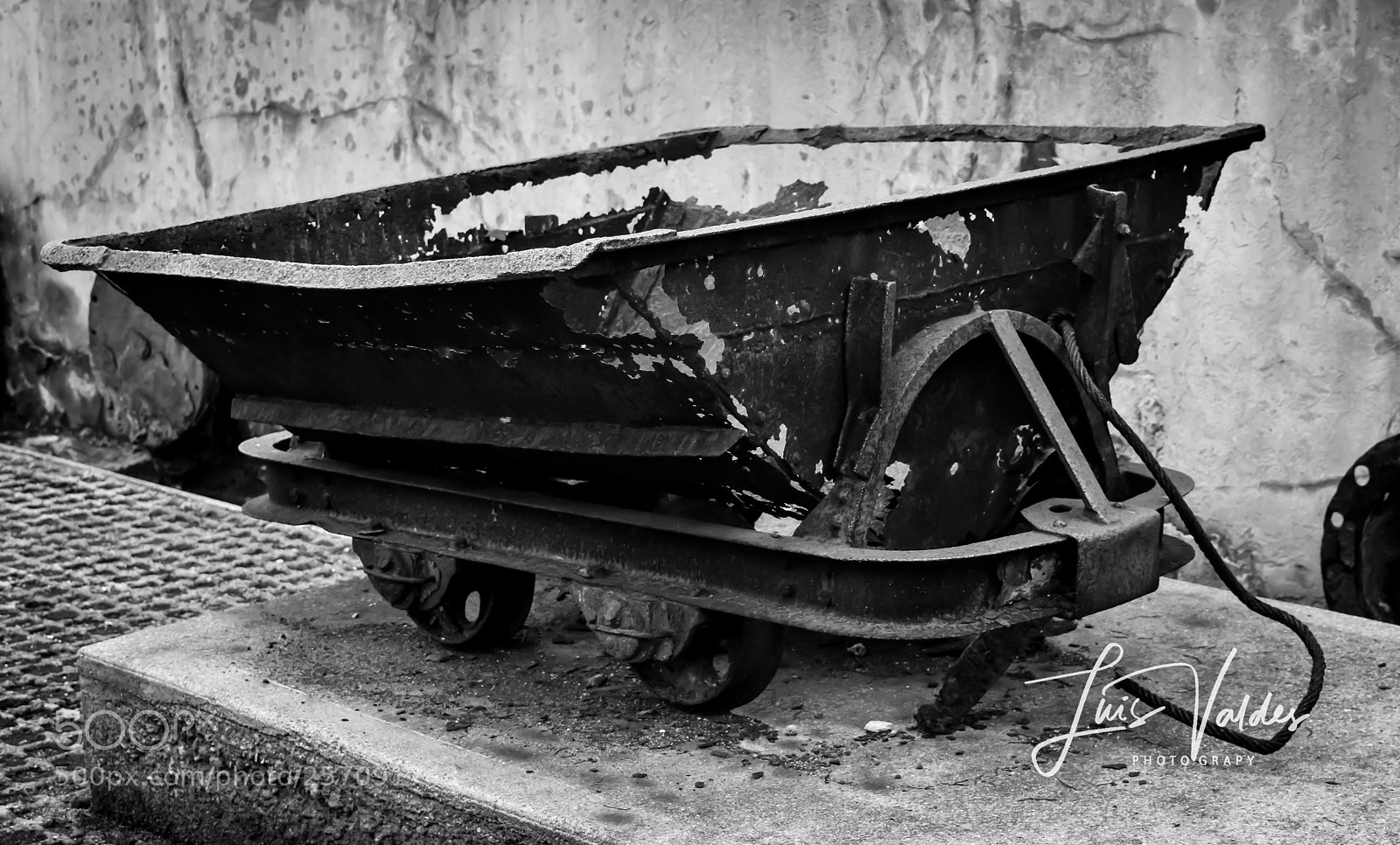 Nikon D7200 sample photo. Old machine photography