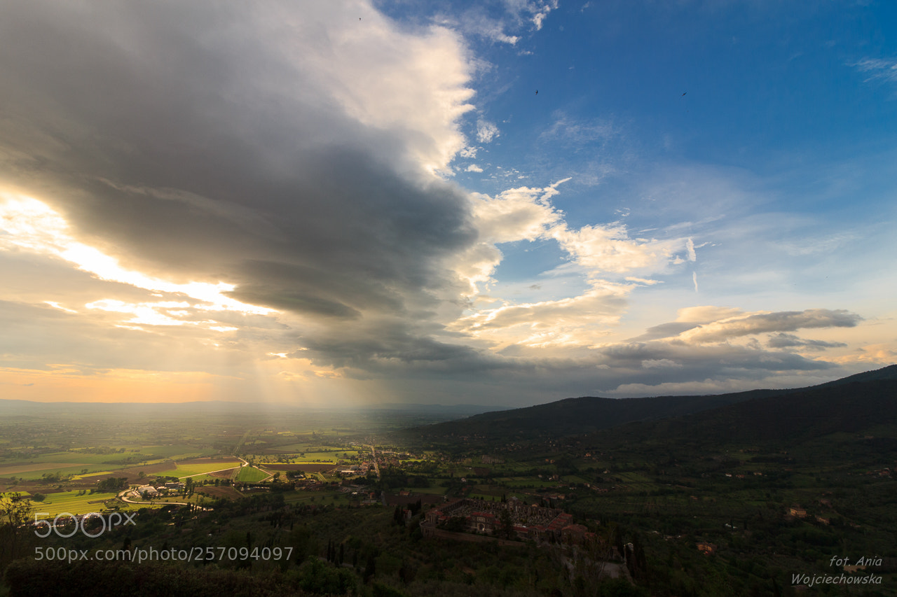 Canon EOS 600D (Rebel EOS T3i / EOS Kiss X5) sample photo. Cloudy day in cortona photography