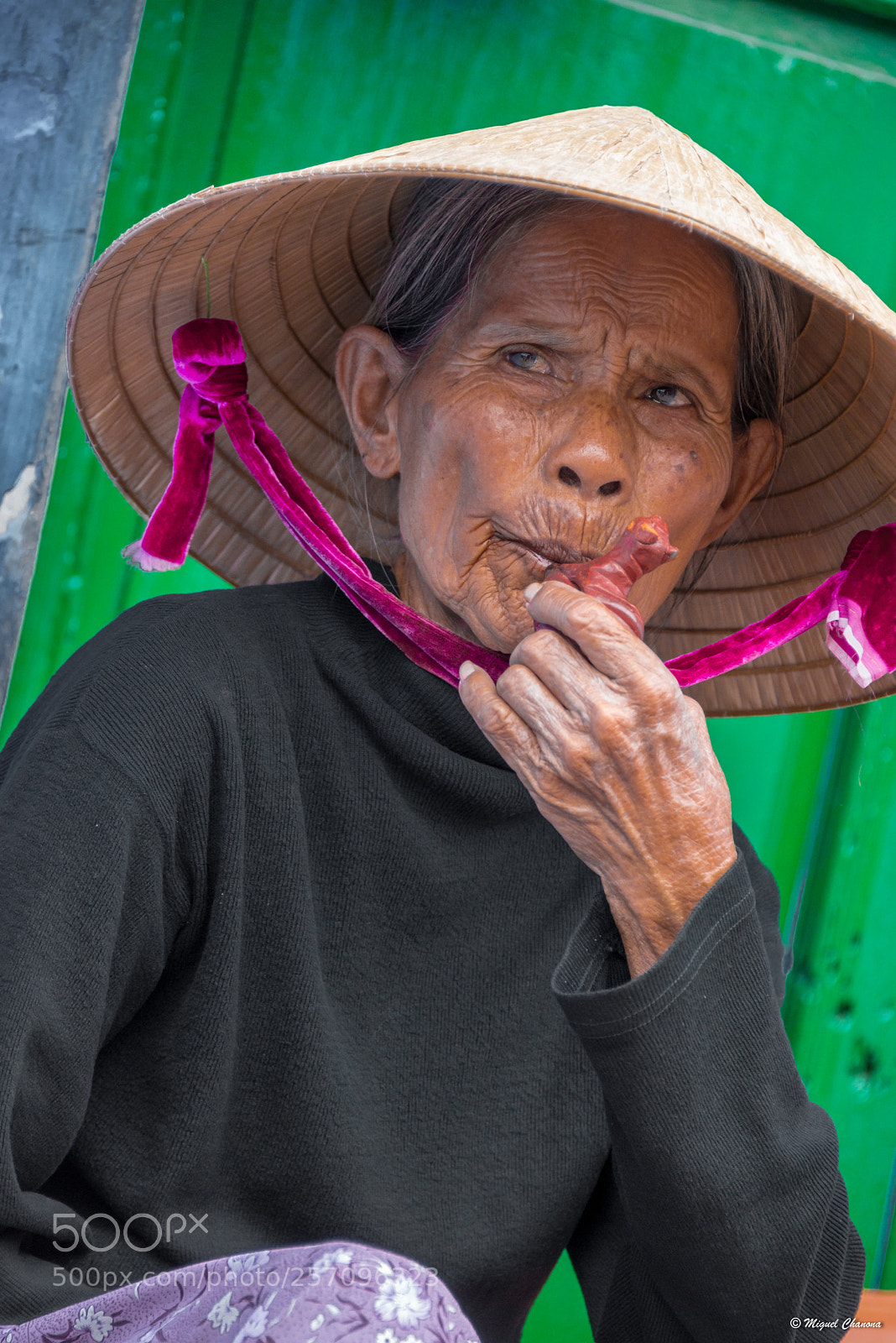 Nikon D800 sample photo. Street vendor photography
