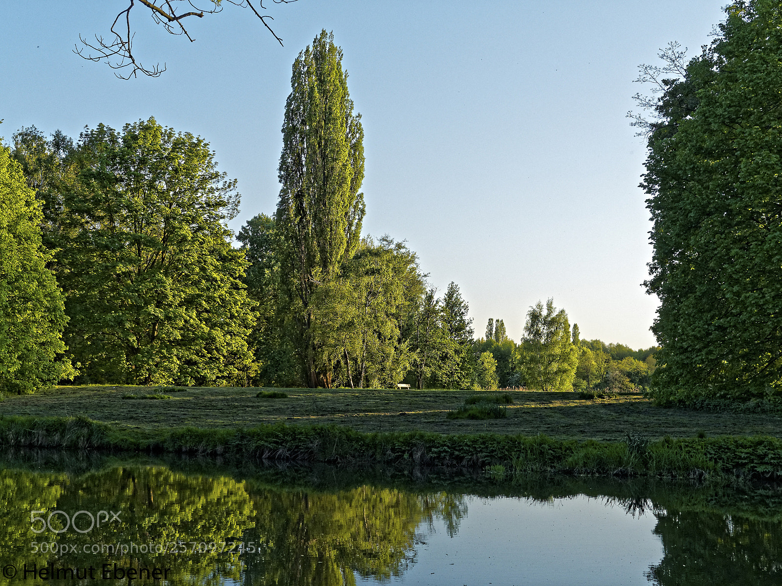 Olympus OM-D E-M5 sample photo. Bs, spiegelungen an der photography