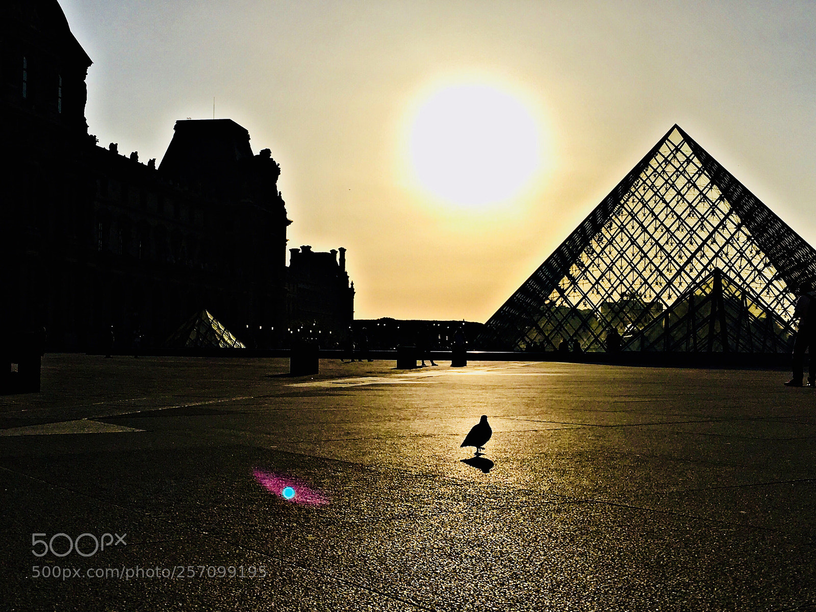 Apple iPhone 6s sample photo. Pyramide du louvre  photography
