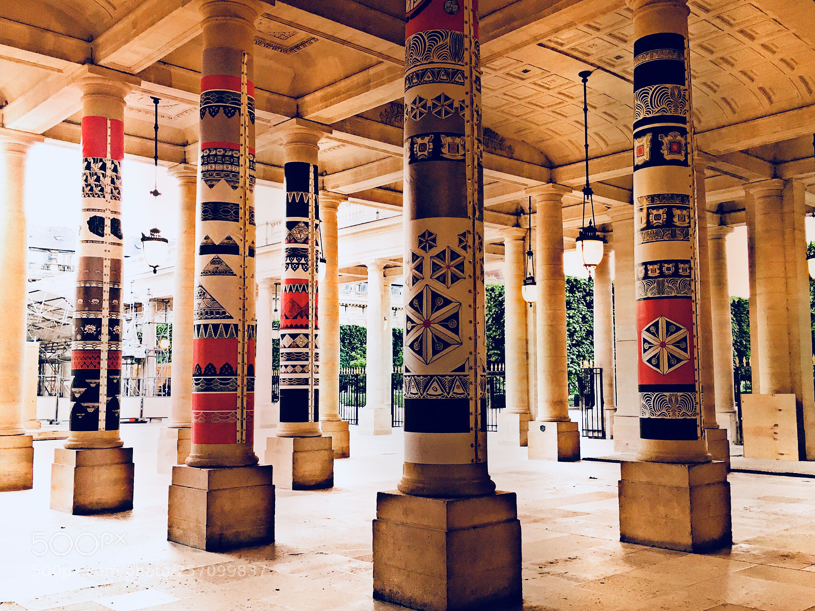 Apple iPhone 6s sample photo. Colonnes à paris  photography
