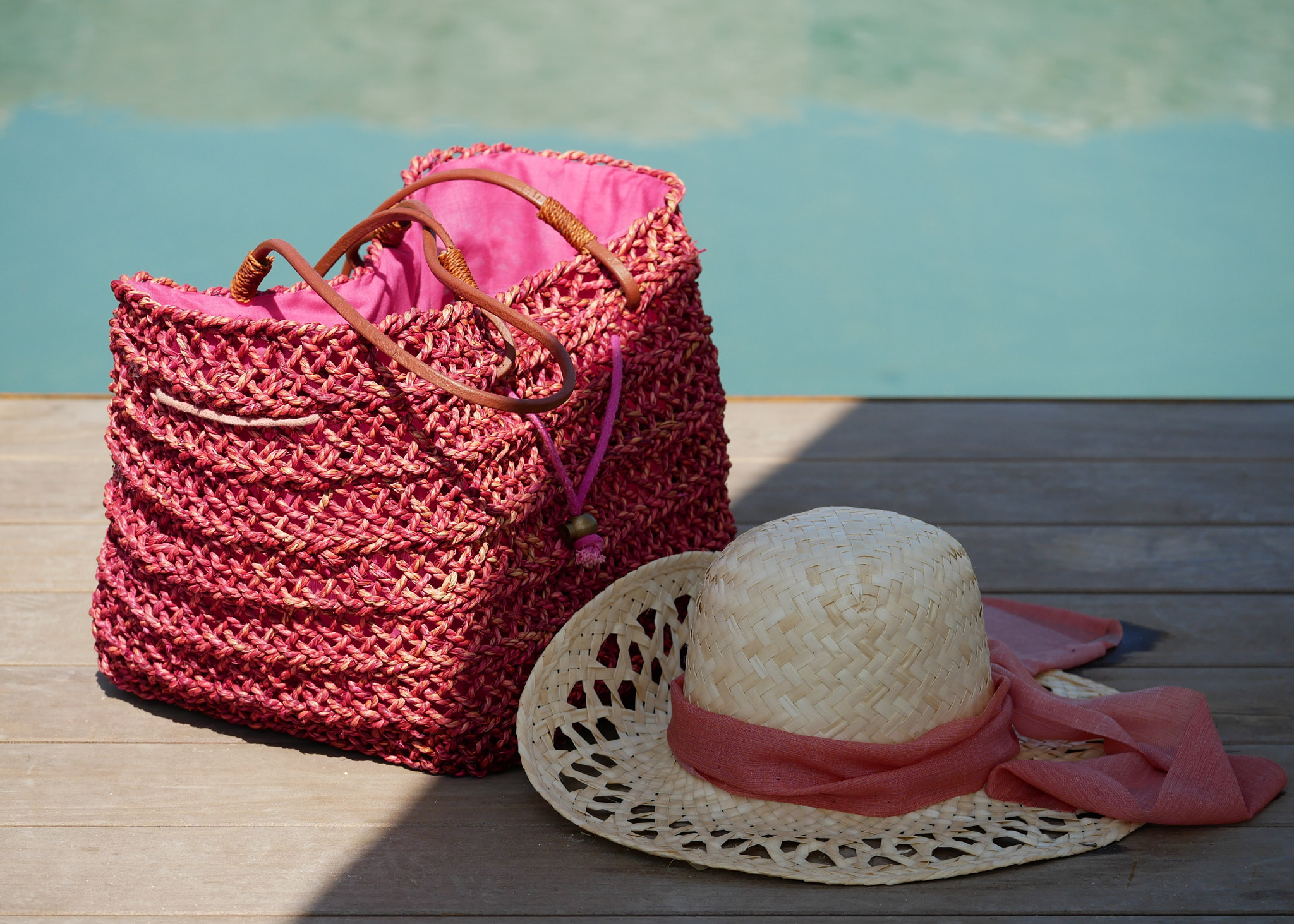 Panasonic DMC-G81 sample photo. Bag and hat photography
