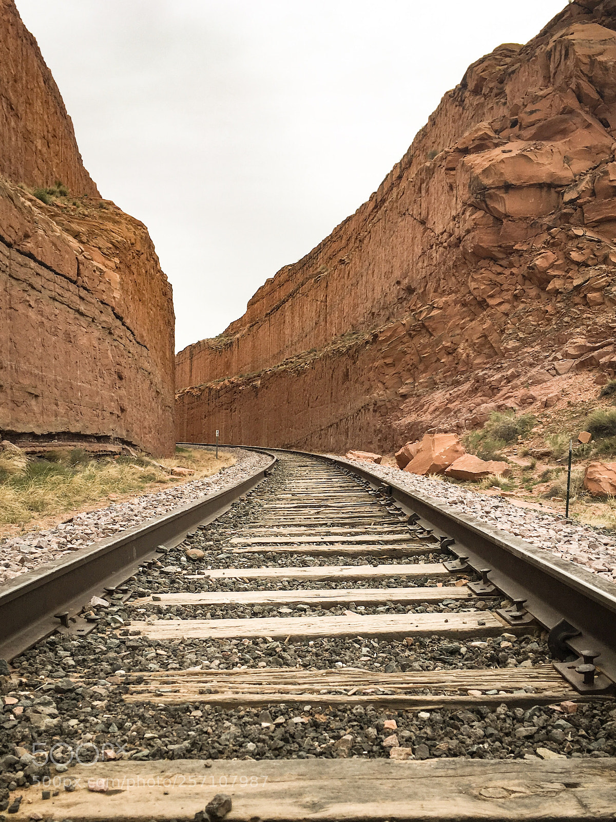 Apple iPhone SE sample photo. Corona arch tracks photography