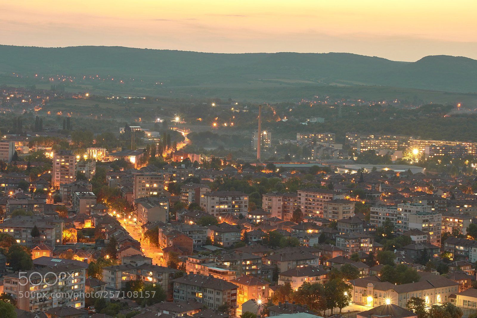 Canon EOS 750D (EOS Rebel T6i / EOS Kiss X8i) sample photo. Twilight at lovech photography