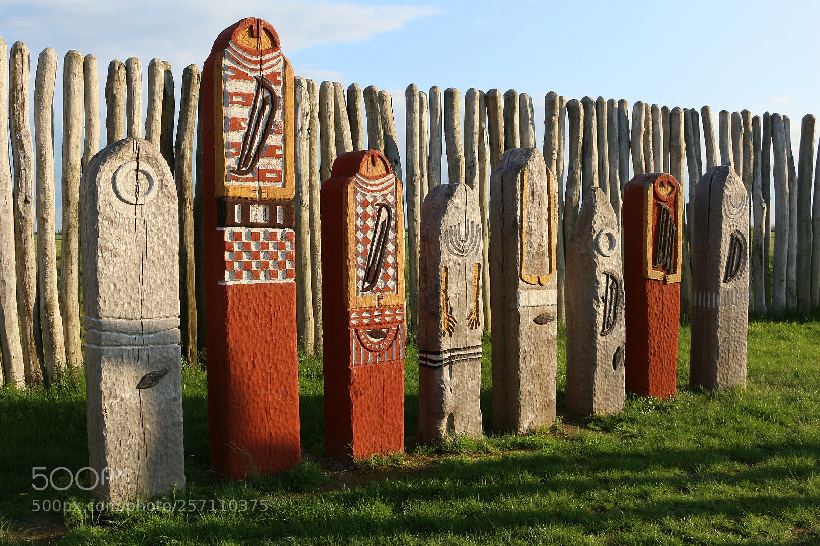 Canon EOS 100D (EOS Rebel SL1 / EOS Kiss X7) sample photo. Ancestral figures photography