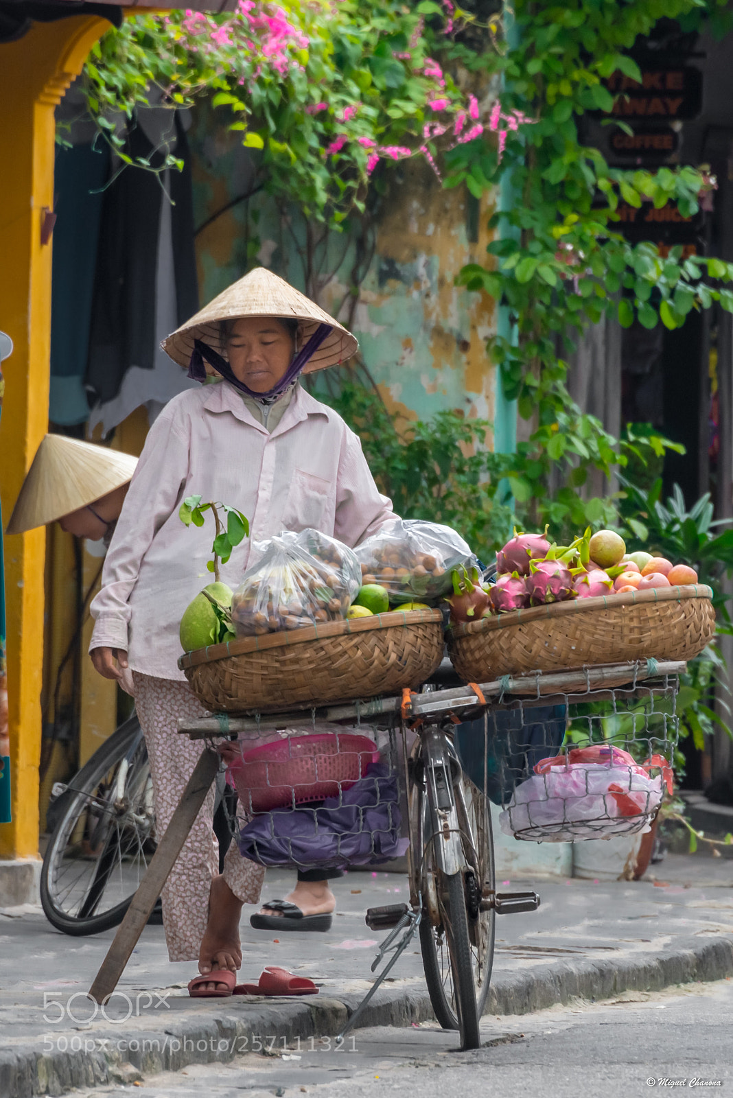 Nikon D800 sample photo. Street vendor photography