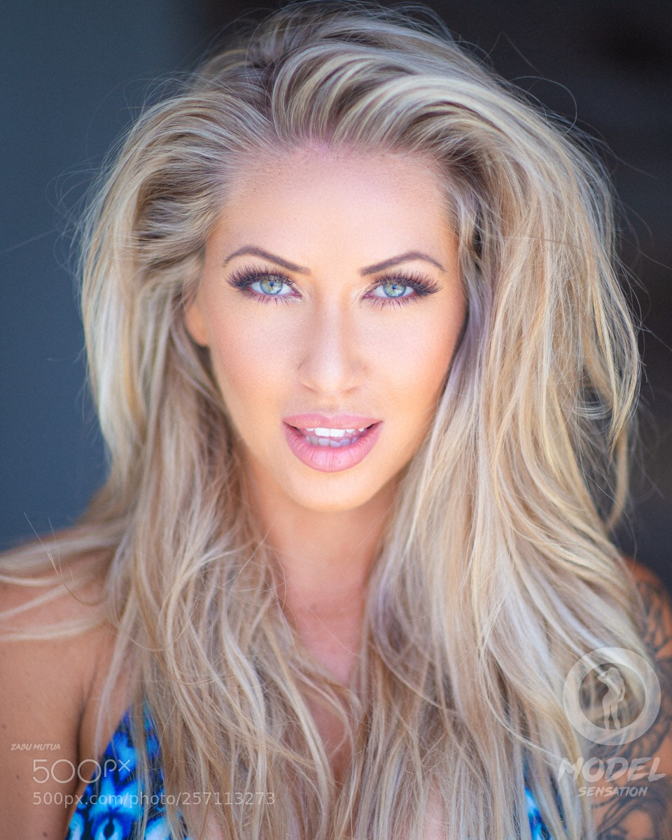 Canon EOS 6D sample photo. Doorway headshot photography