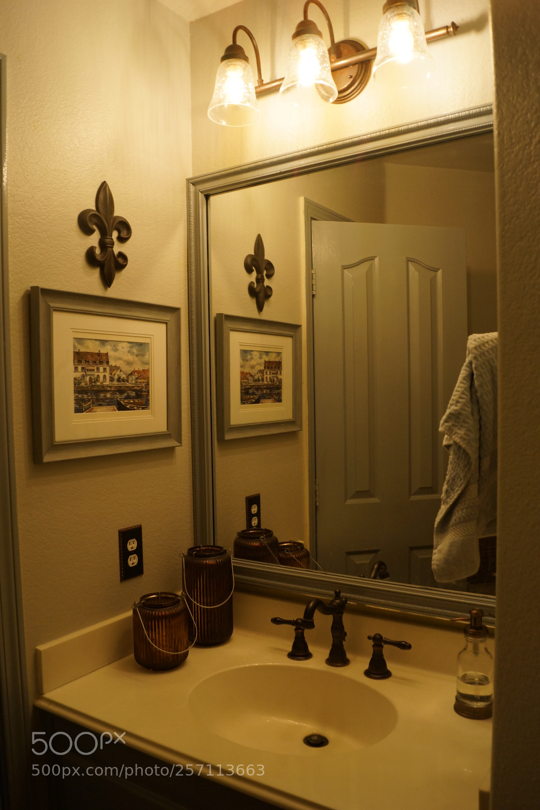 Sony SLT-A65 (SLT-A65V) sample photo. Downstairs bathroom (spencer's house) photography