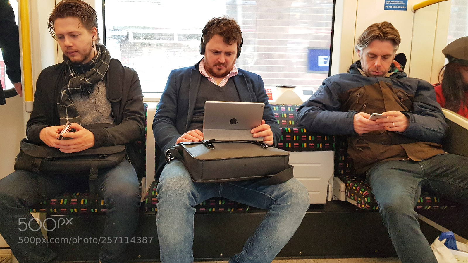 Samsung Galaxy S8 sample photo. London underground photography