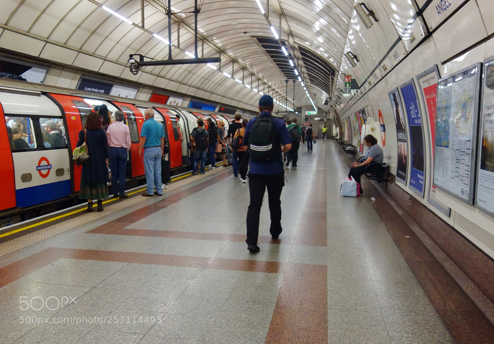 Sony Cyber-shot DSC-RX100 sample photo. London underground photography