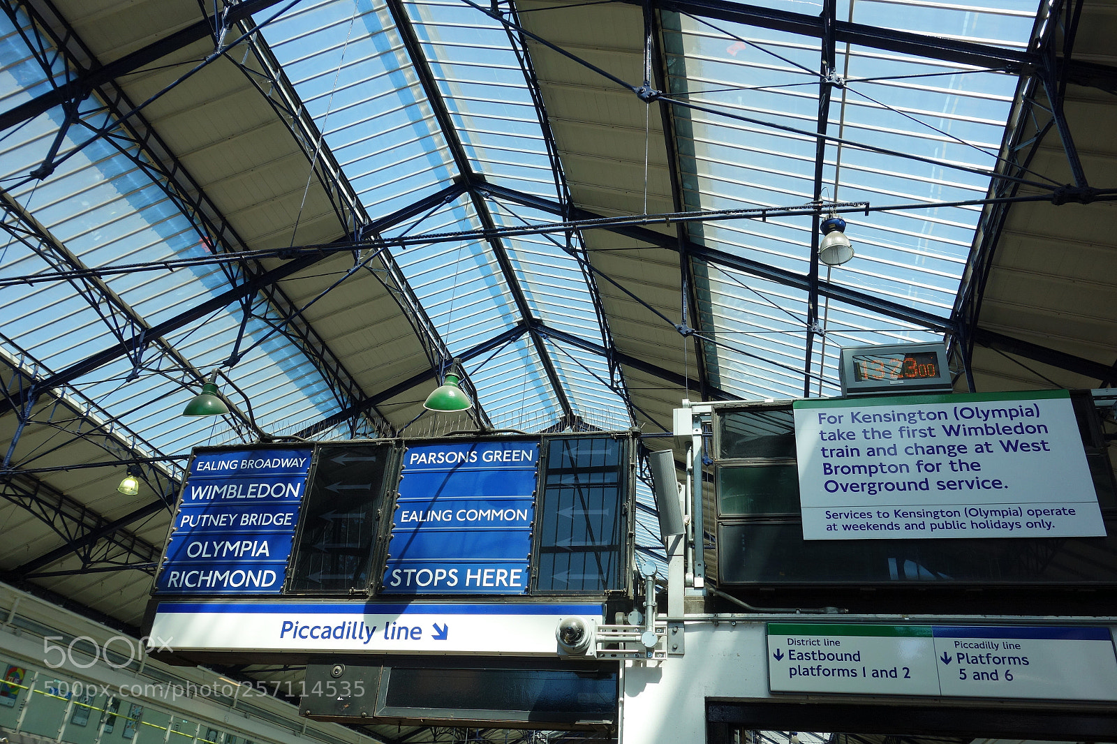 Sony Cyber-shot DSC-RX100 sample photo. London underground photography