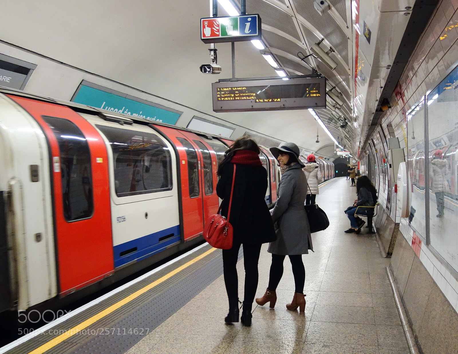 Sony Cyber-shot DSC-RX100 sample photo. London underground photography