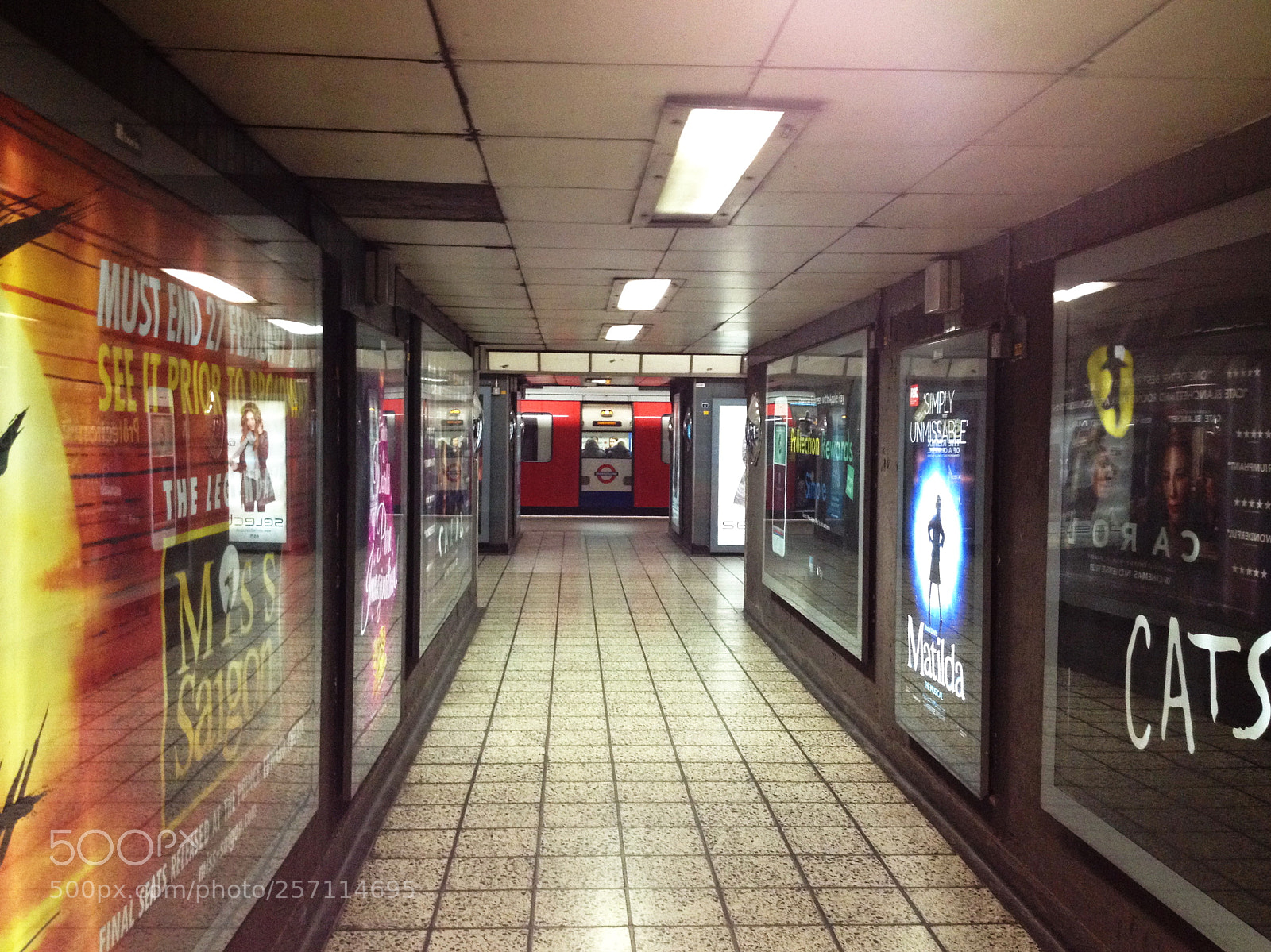 Apple iPhone 4S sample photo. London underground photography