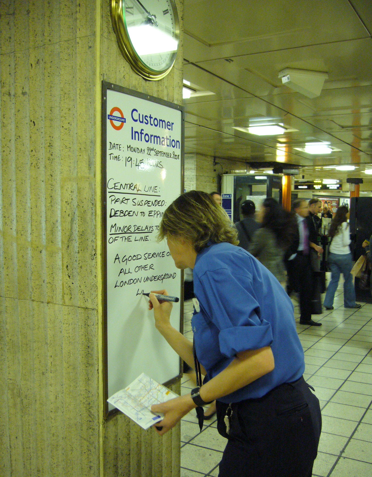 Panasonic DMC-FX9 sample photo. London underground photography