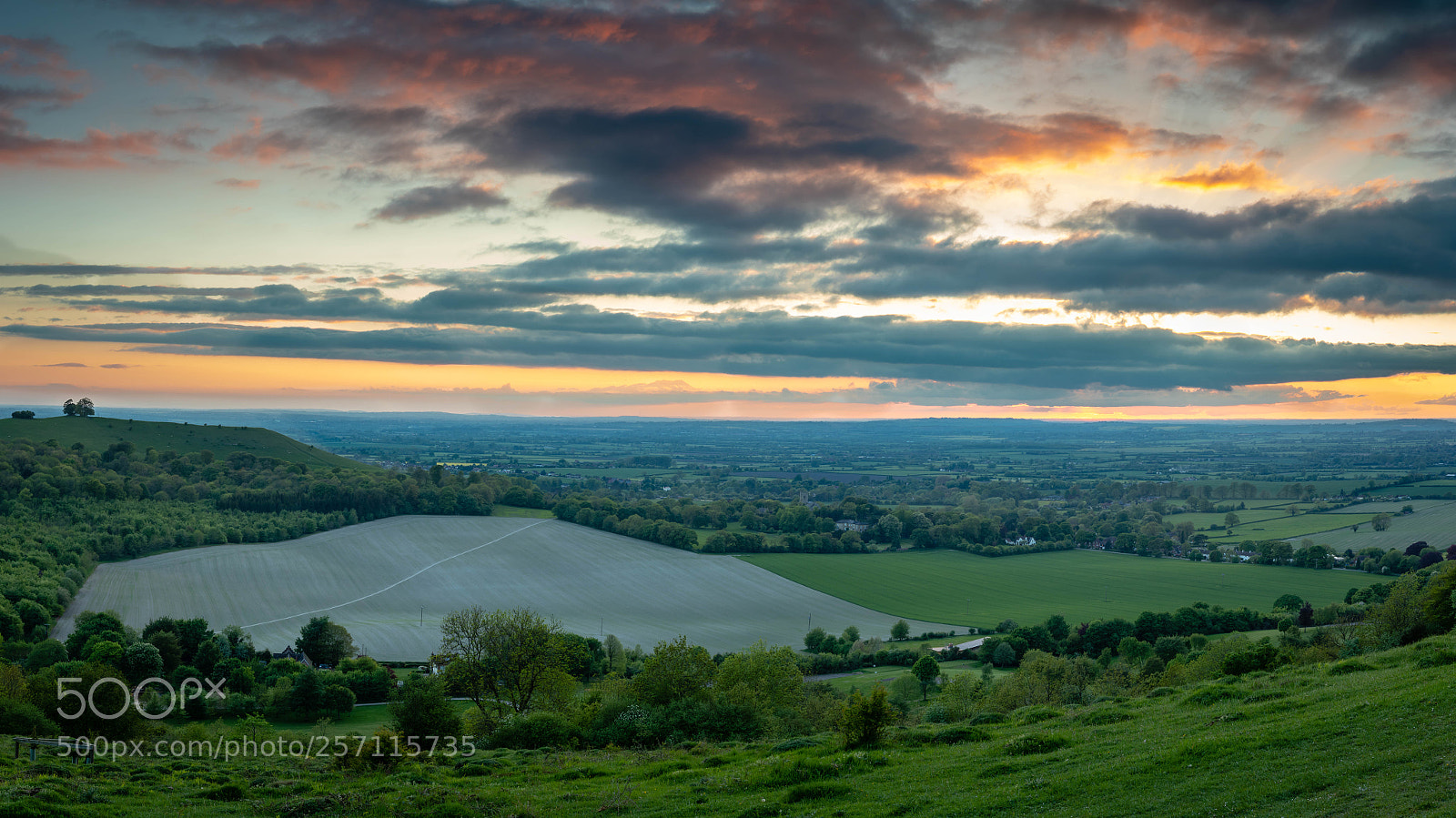 Canon EOS 77D (EOS 9000D / EOS 770D) sample photo. Coombe hill sunset photography