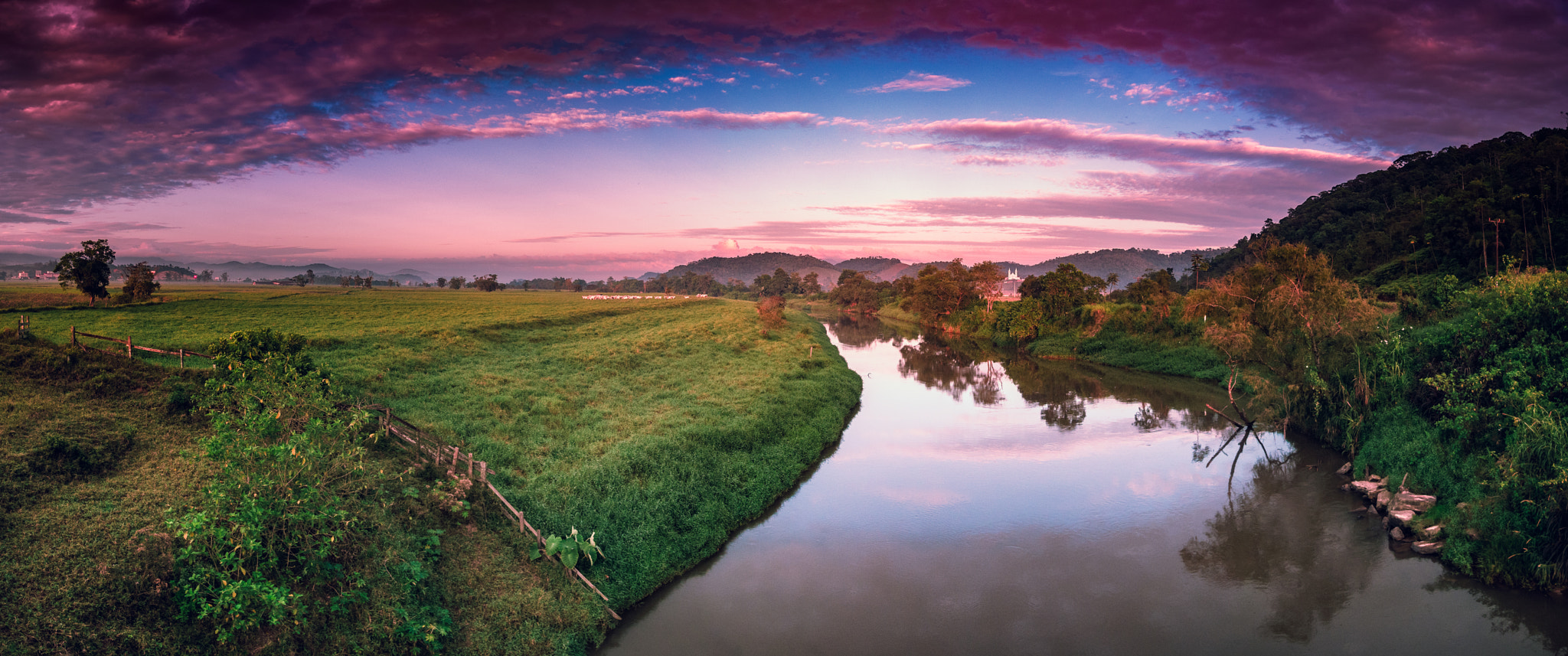Olympus XZ-1 sample photo. Panoramic paradise photography