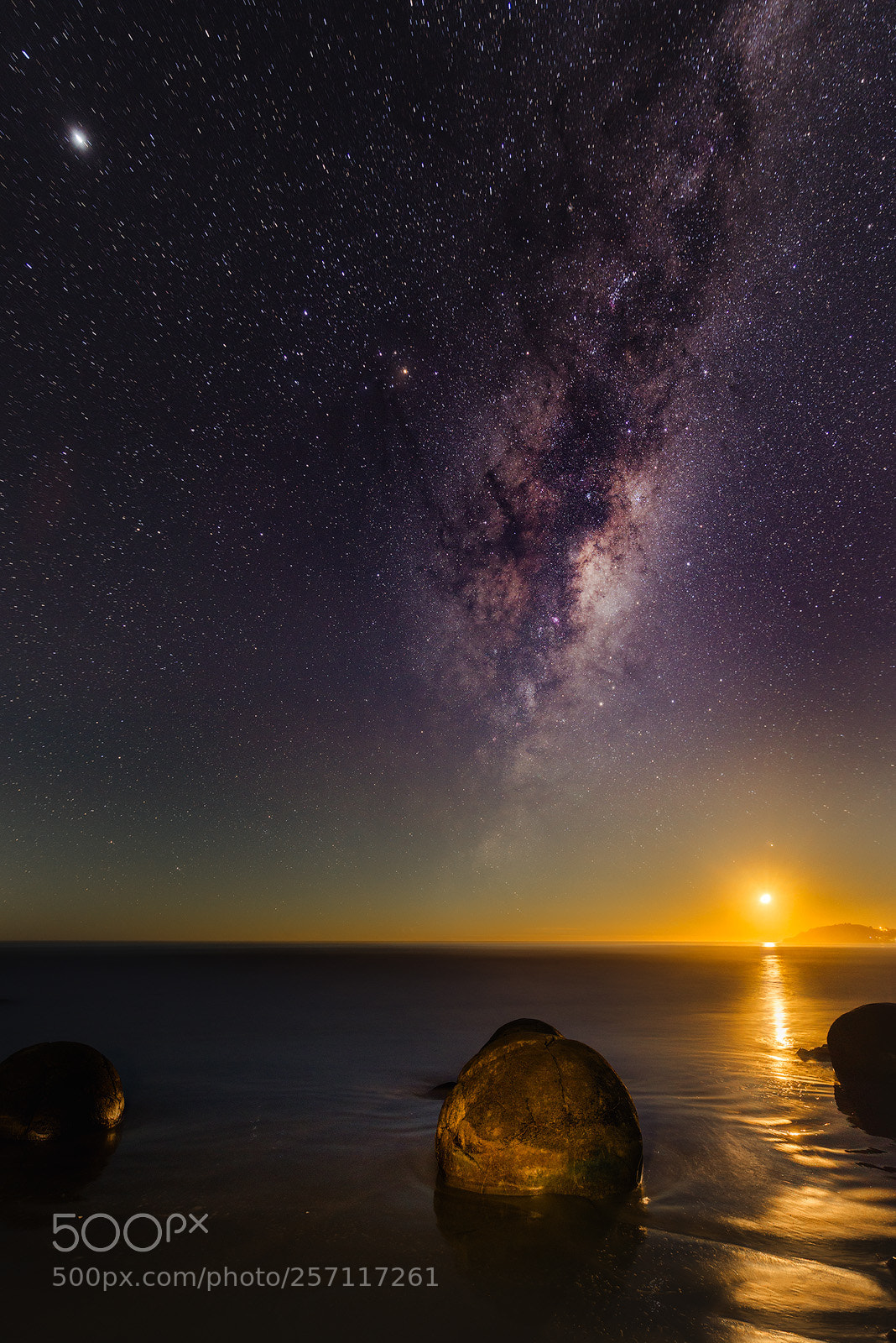 Pentax K-1 sample photo. Moeraki moonrise photography