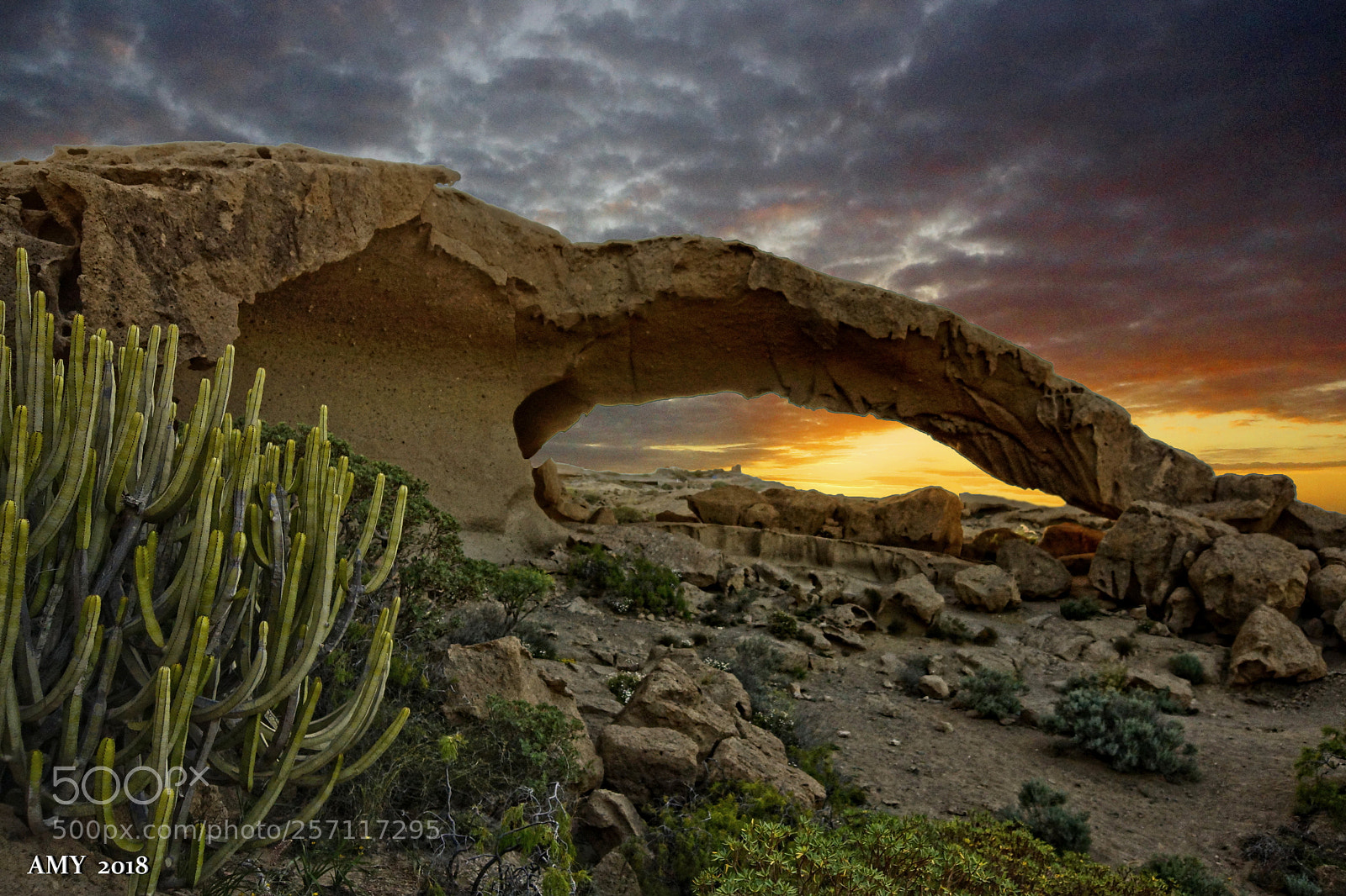 Sony SLT-A65 (SLT-A65V) sample photo. Ocaso en el arco photography