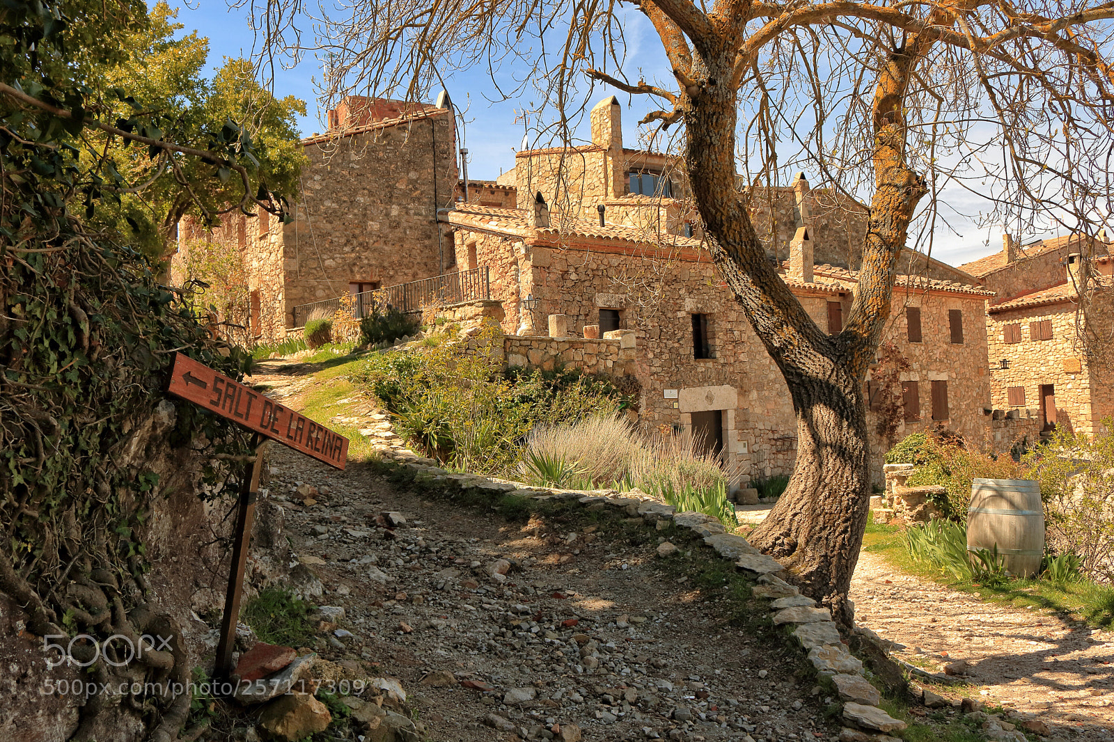 Canon EOS 750D (EOS Rebel T6i / EOS Kiss X8i) sample photo. Siurana roman village photography