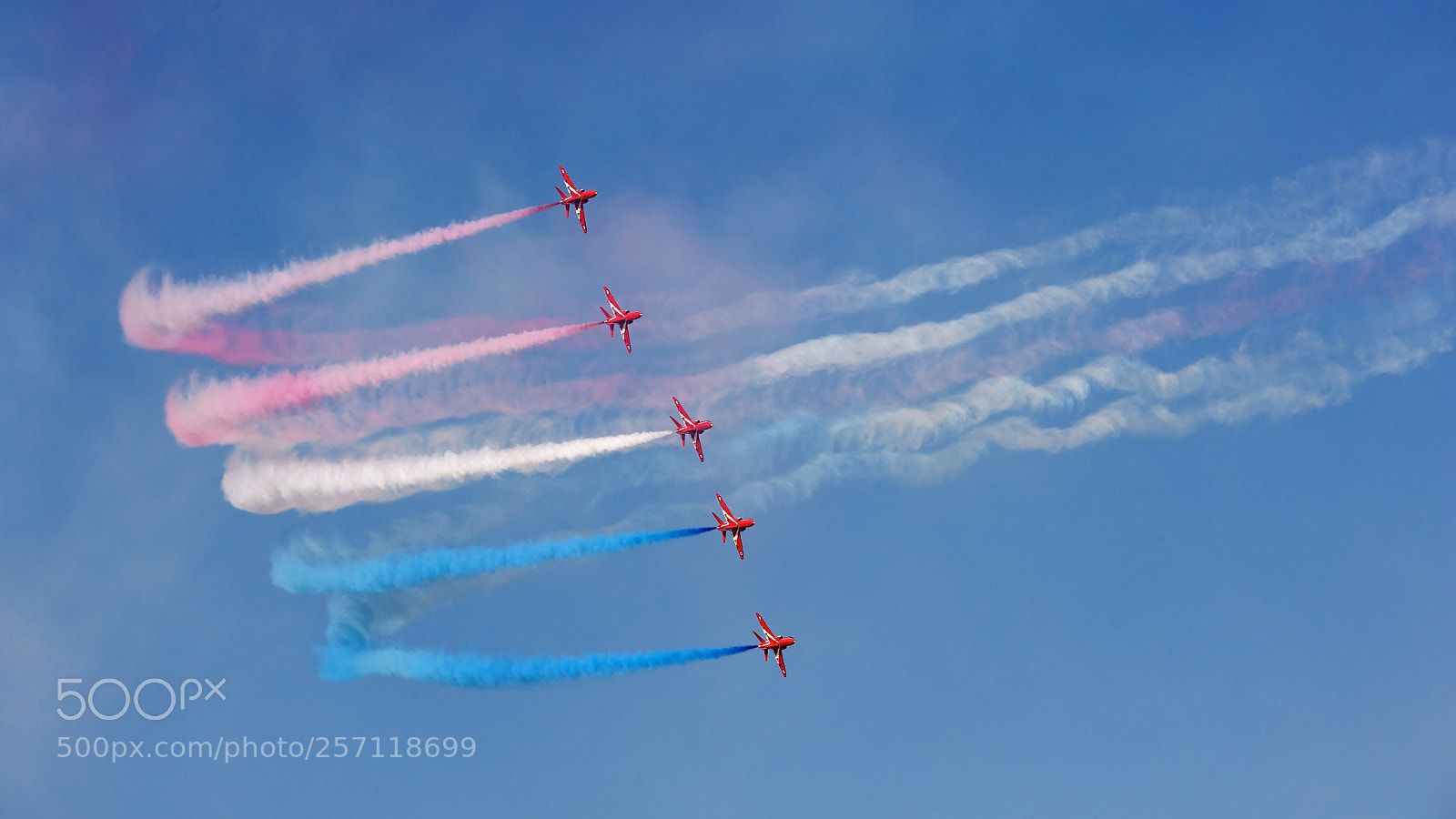 Canon EOS-1Ds Mark II sample photo. The red arrows photography
