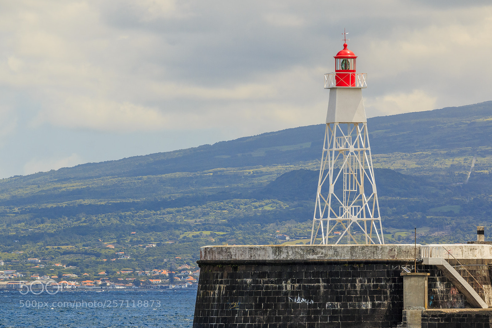 Canon EOS 70D sample photo. Açores-faial-horta harbor lighthouse photography