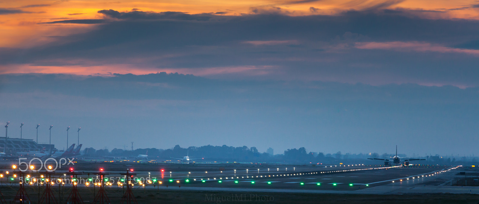 Canon EOS 5D Mark II sample photo. Aeroport del prat photography