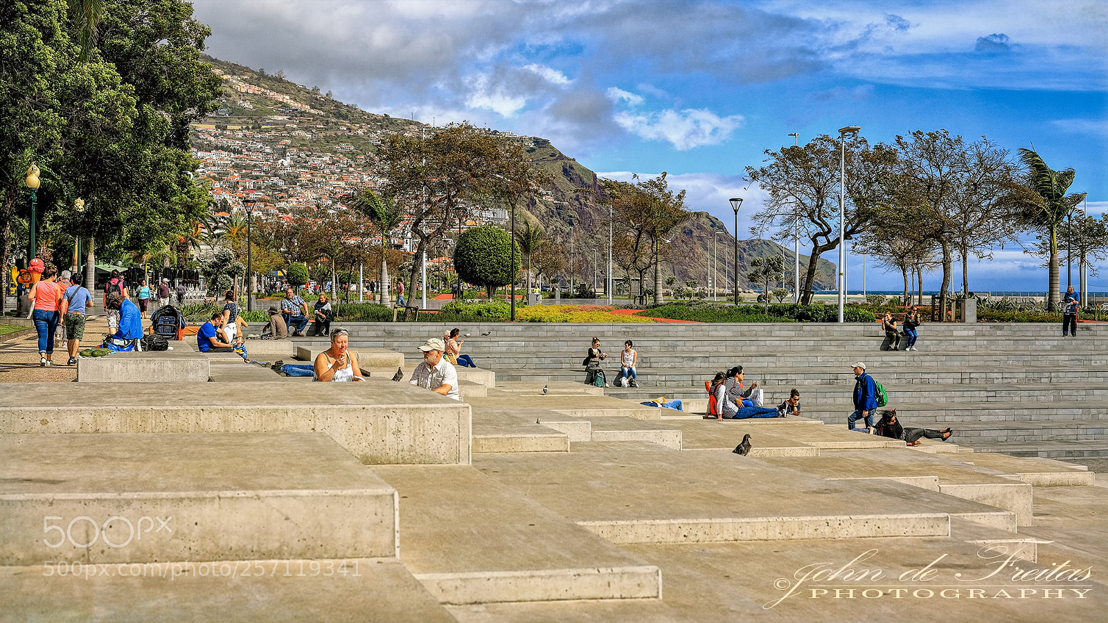 Canon EOS 5D Mark II sample photo. Relaxing by the sea photography