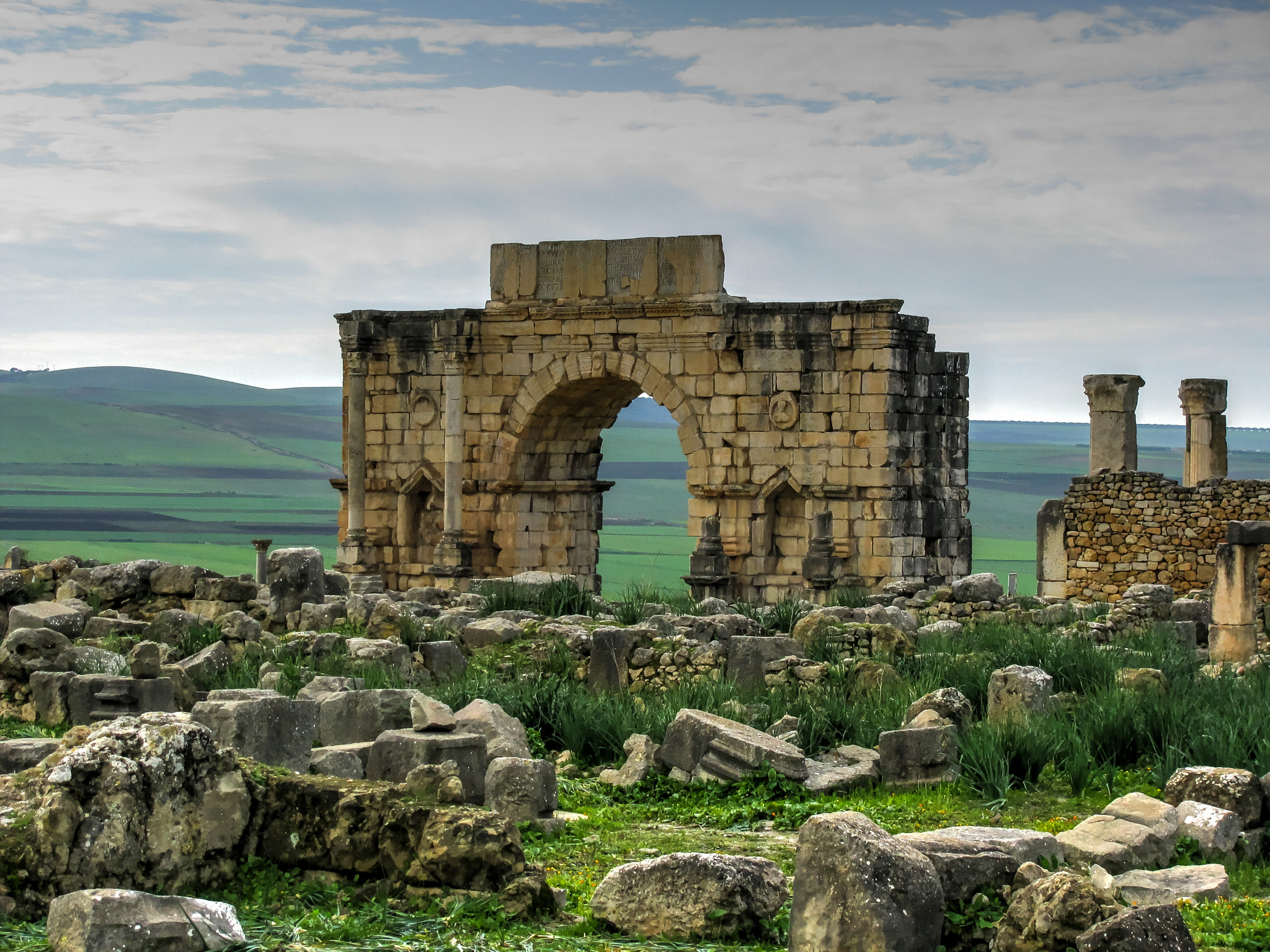 Canon POWERSHOT SX100 IS sample photo. Volubilis in morocco photography