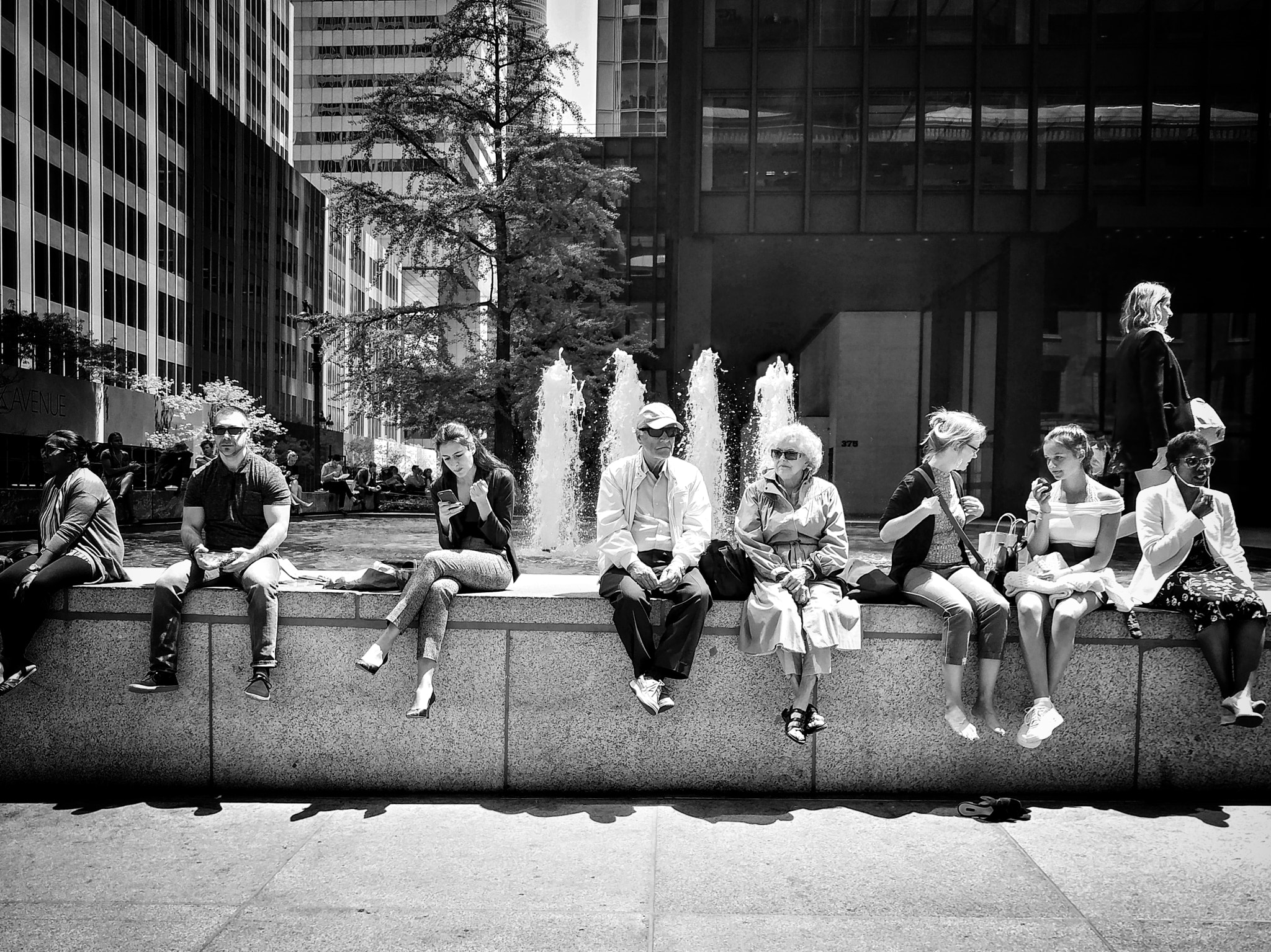 LG V20 sample photo. Life in new york photography